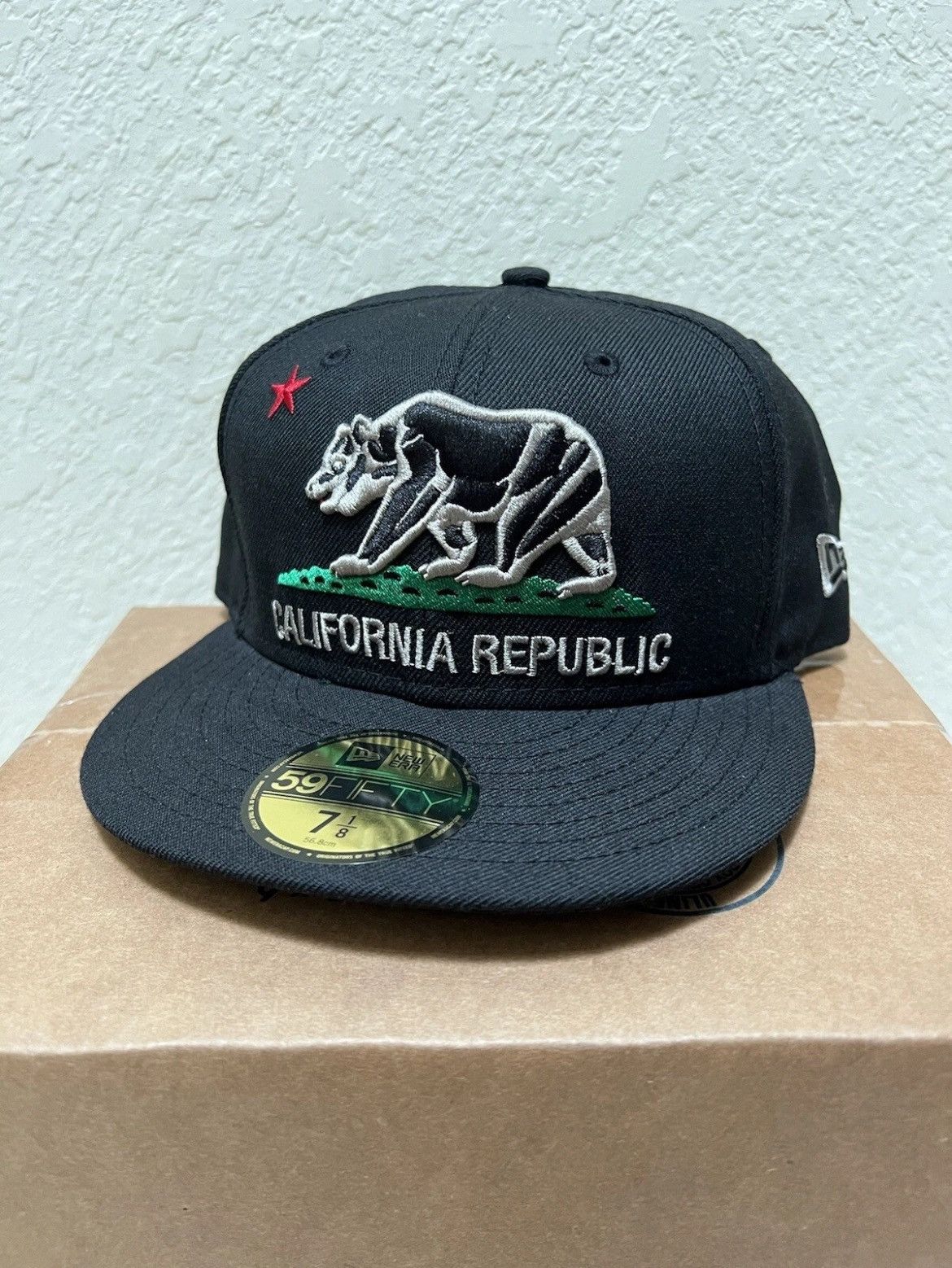 New Era New Era California Republic Black Fitted Hat SZ 7 1/8 Size ONE SIZE - 1 Thumbnail