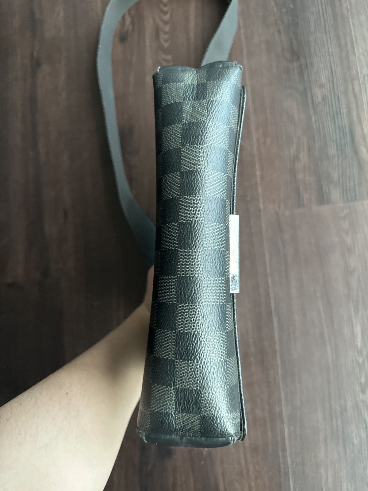 Louis Vuitton Louis Vuitton Damier Graphite Black Messenger Bag Size ONE SIZE - 3 Thumbnail