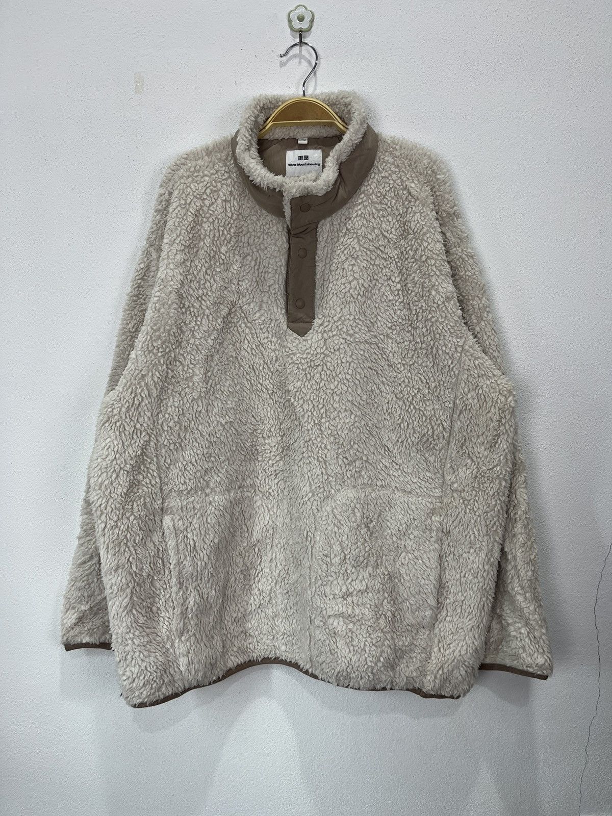 Uniqlo × White Mountaineering WHITE MOUNTAINEERING x UNIQLO Sherpa Fleece Beige Sweatshirt Size US XL / EU 56 / 4 - 1 Thumbnail