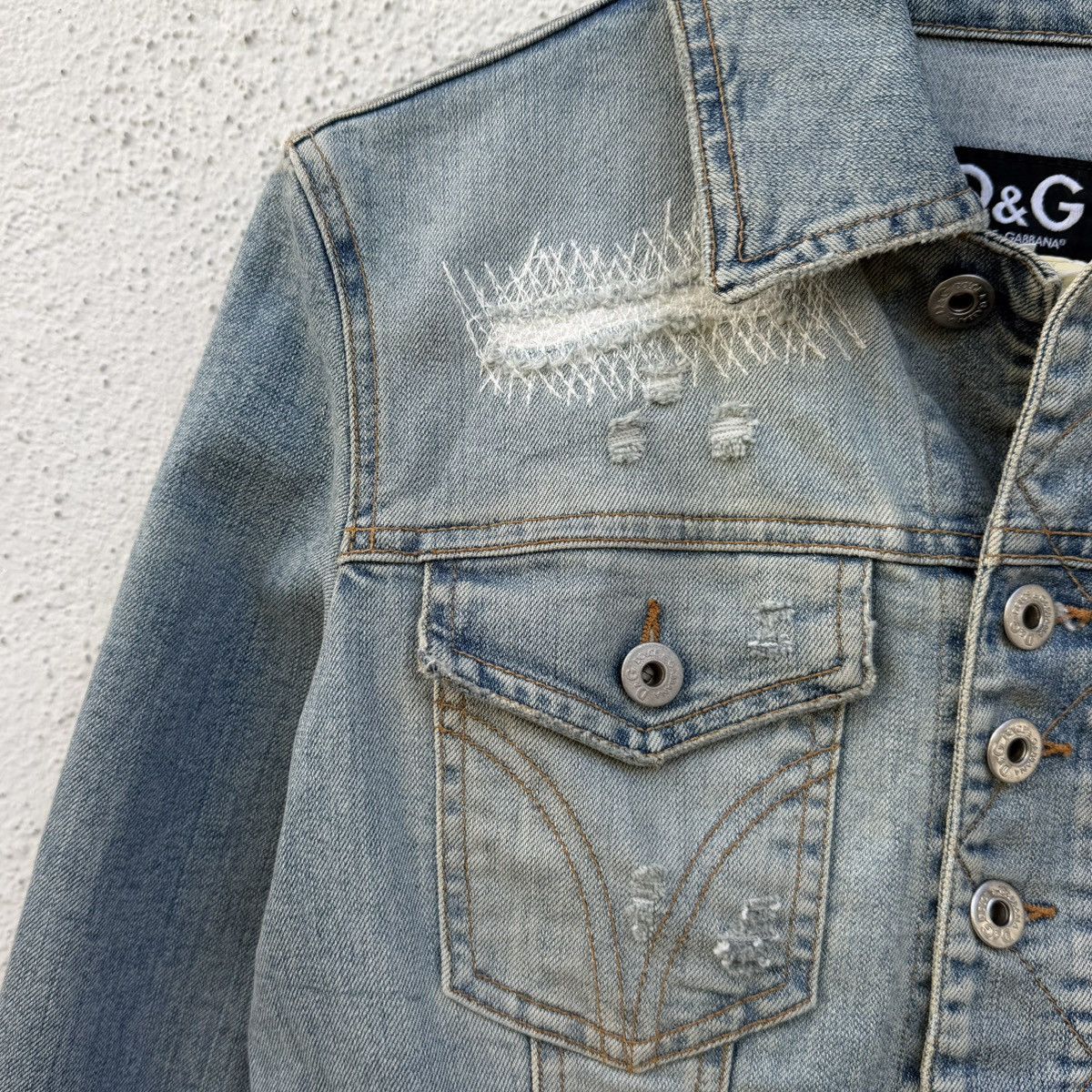 Dolce & Gabbana D&G Distressed Denim Jacket Light Wash Vintage Size XS / US 0-2 / IT 36-38 - 5 Thumbnail