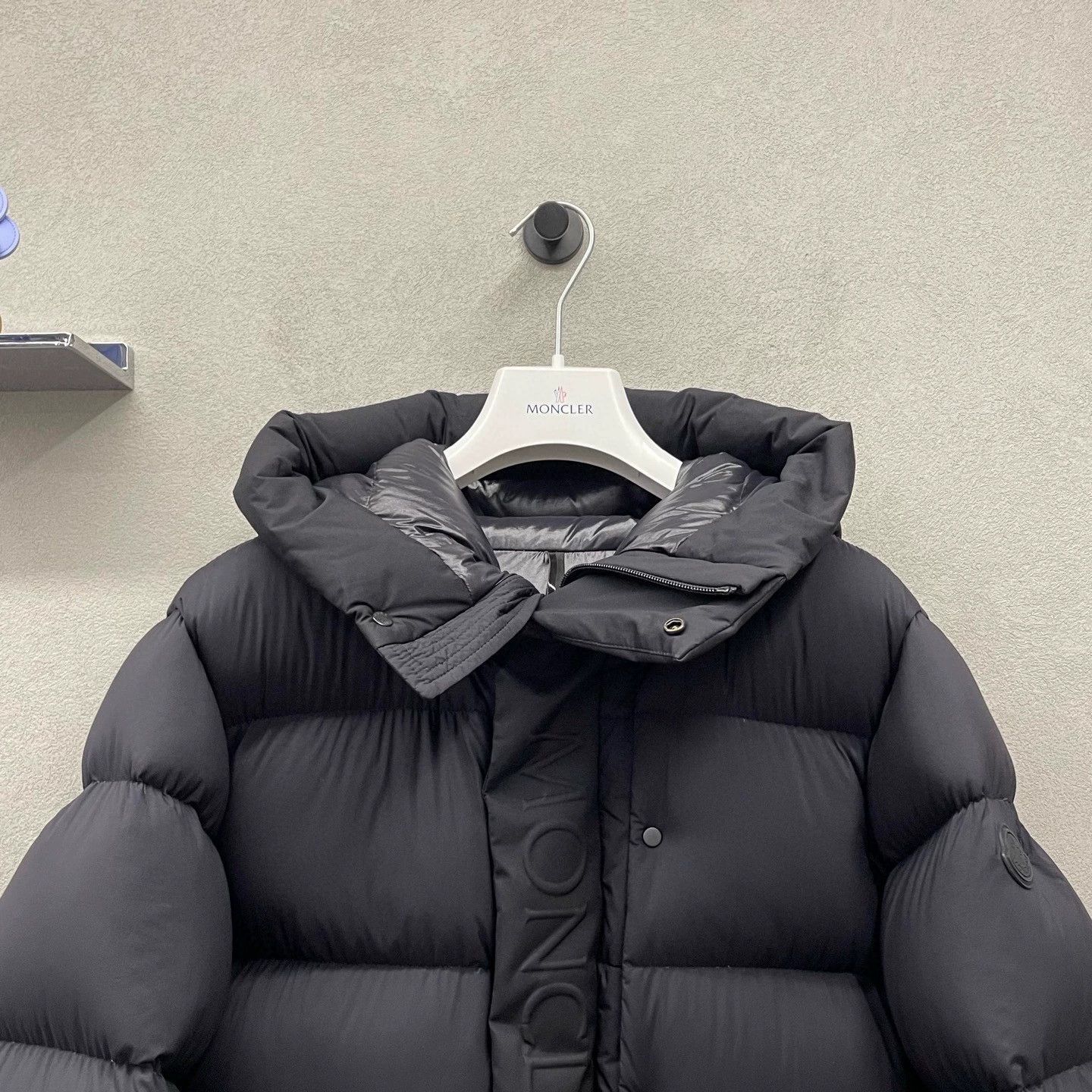 Moncler moncler black hooded down jacket size 2 Size US M / EU 48-50 / 2 - 4 Thumbnail