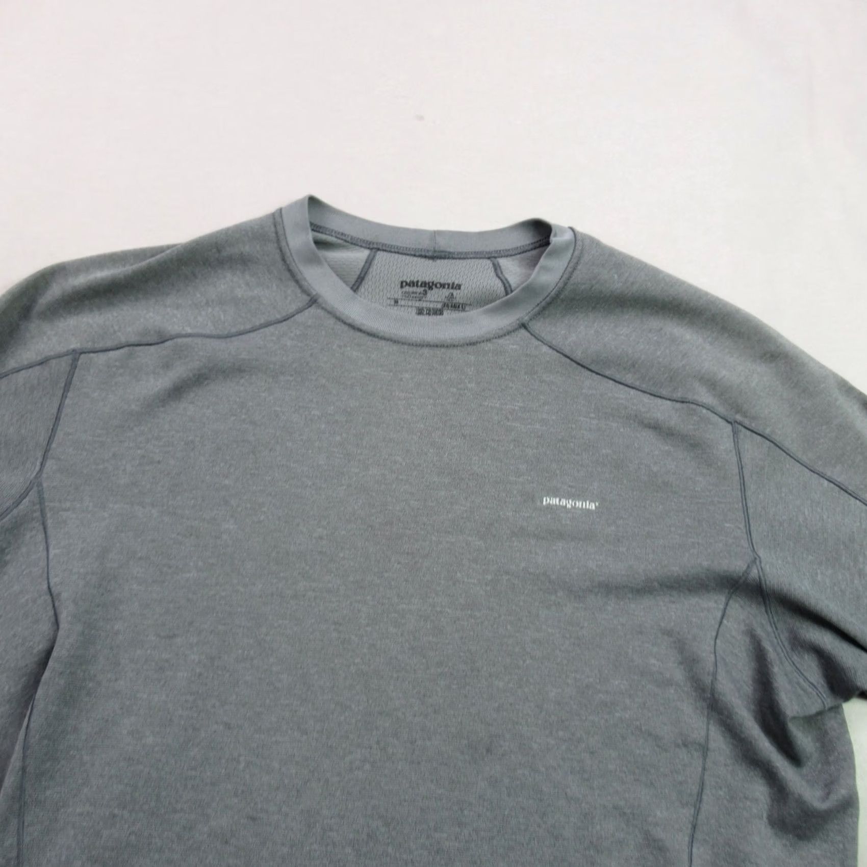 Patagonia Patagonia Shirt Mens M Long Sleeve Crew Gray Lightweight Casual Accessory: Logo Size US M / EU 48-50 / 2 - 3 Thumbnail