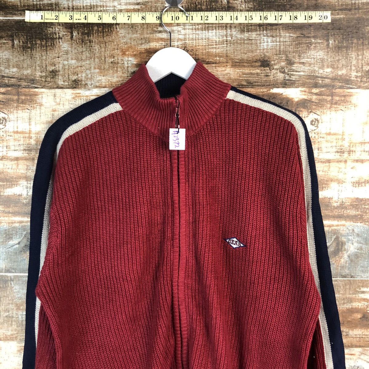 Vintage Bear Red surf sweater Sweatshirt #A2372 Size US M / EU 48-50 / 2 - 4 Thumbnail