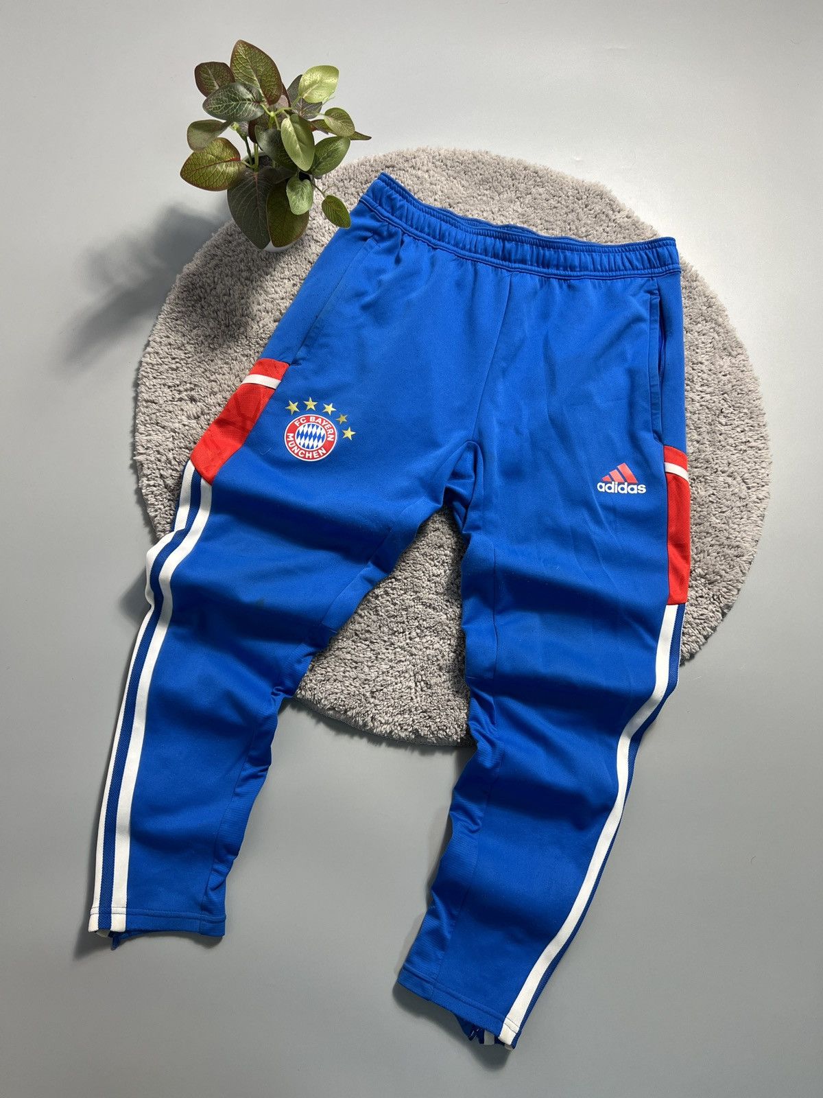 Adidas Adidas FC Bayern Munchen Jogger Football Sweatpants Size M Size US 33 - 1 Thumbnail