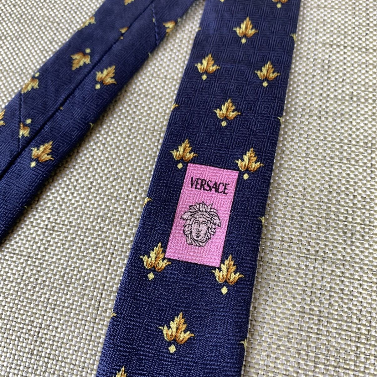 Versace × Vintage Gianni Versace Vintage Baroque Golden Silk Tie Caravate Size ONE SIZE - 8 Thumbnail