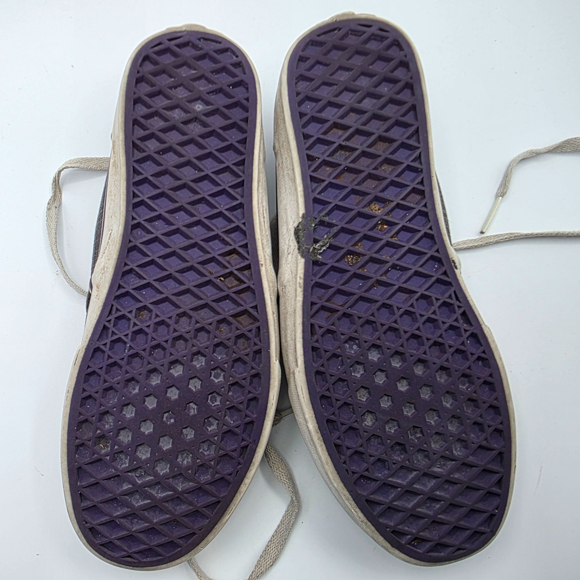Vans Vans Atwood Womens Size 8 Gray Purple Sneaker Shoes Skateboa Size US 8 / EU 41 - 8 Thumbnail