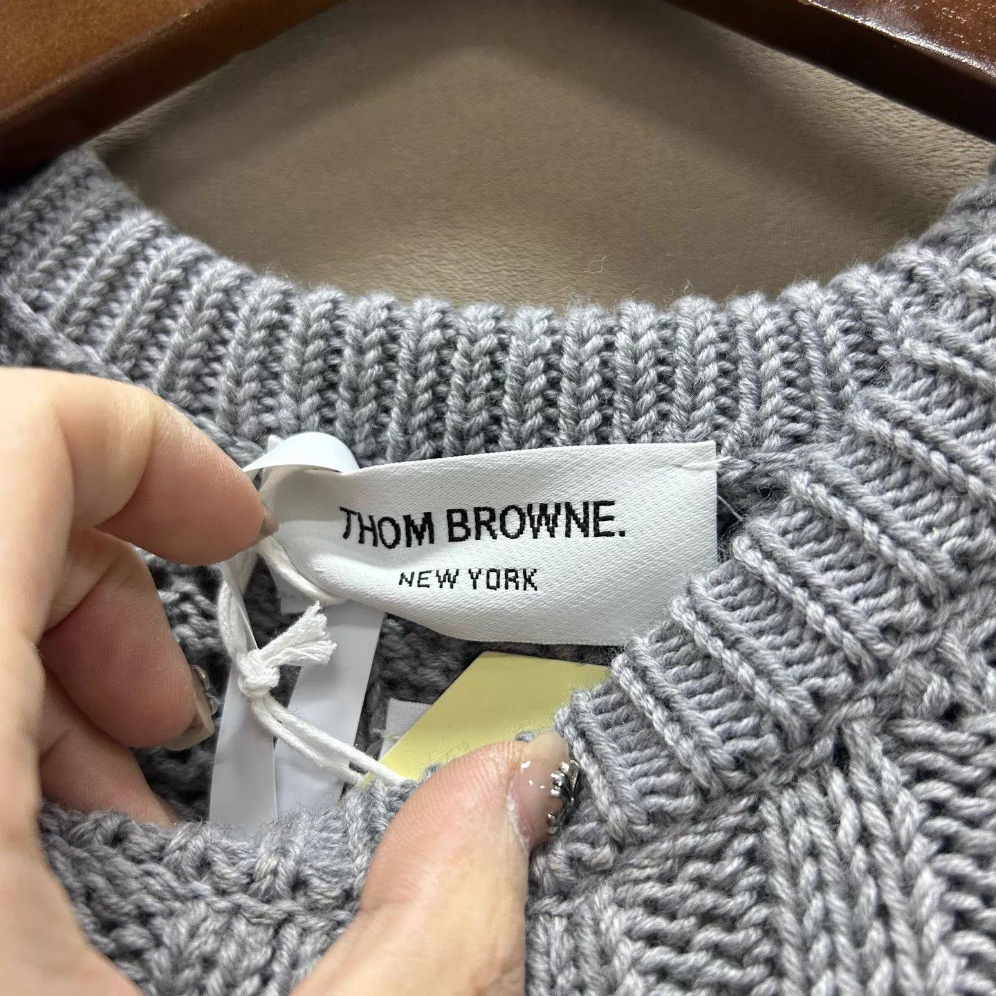 Thom Browne Thom Browne gray classic logo wool sweater 40 NWT Size S / US 4 / IT 40 - 3 Thumbnail