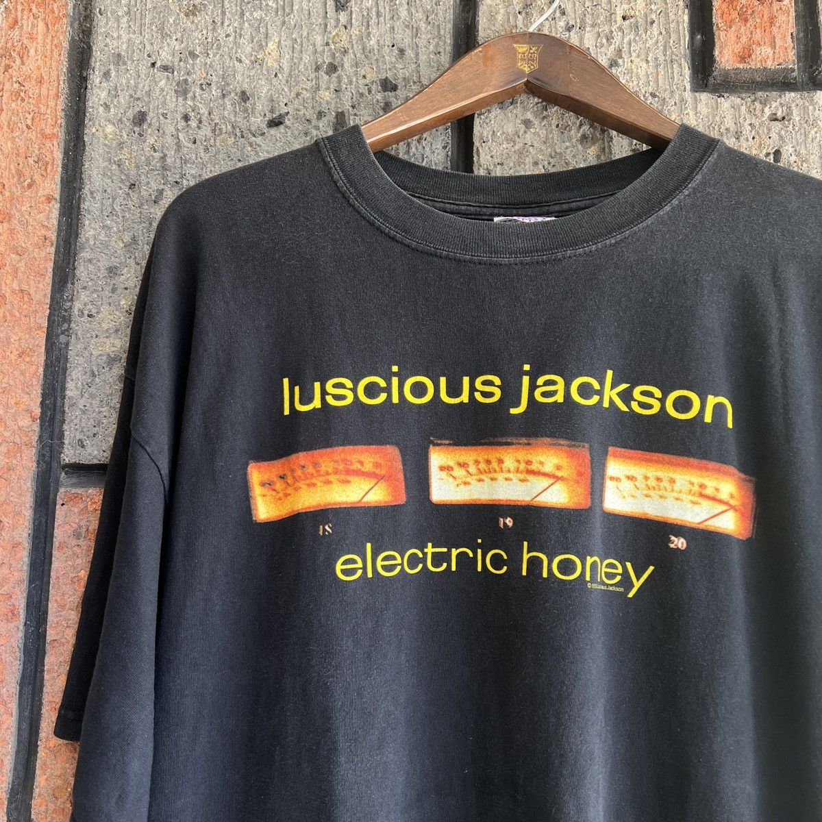 Band Tees 1999 Luscious Jackson Electric Honey Band Tour Tee Shirt Size US XL / EU 56 / 4 - 5 Thumbnail
