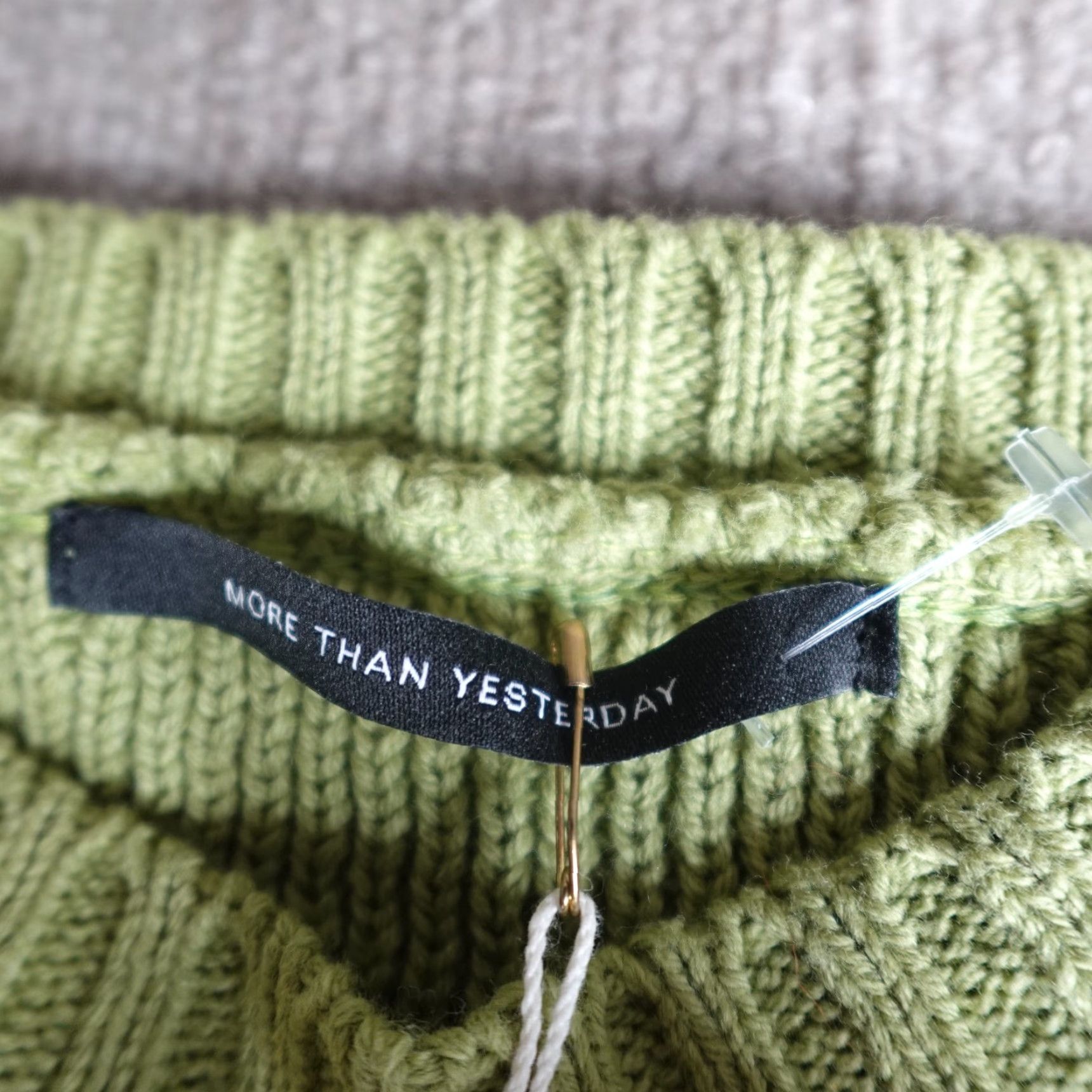 Vintage More Than Yesterday Womens Sweater M Green Solid Cold Shoulder Pullover Knit Long Sleeve Casual Vintage: No Size M / US 6-8 / IT 42-44 - 3 Thumbnail