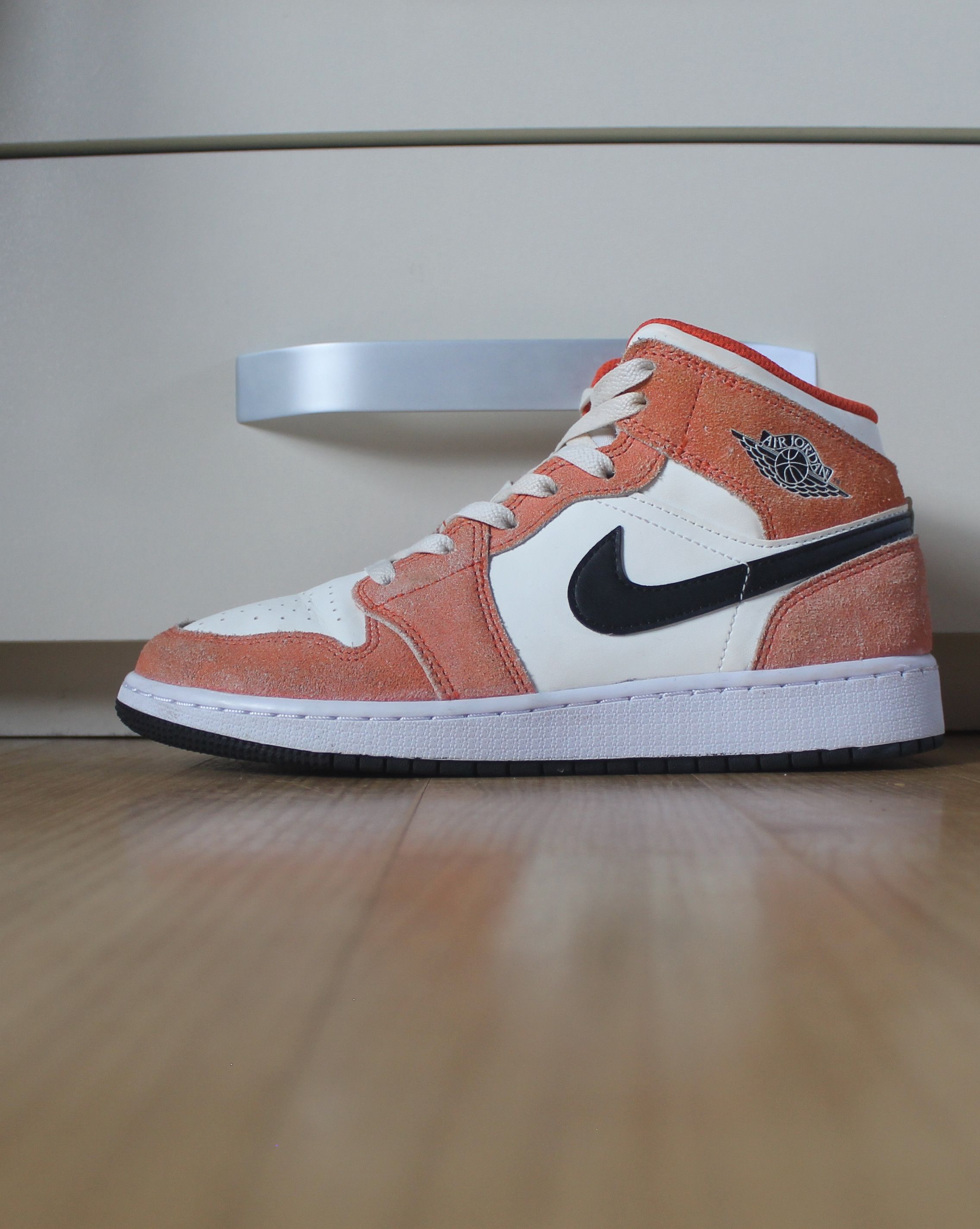 Jordan Brand × Nike Nike Air Jordan 1 Mid Team Orange Black Sail White Size US 5.5 / IT 35.5 - 6 Thumbnail