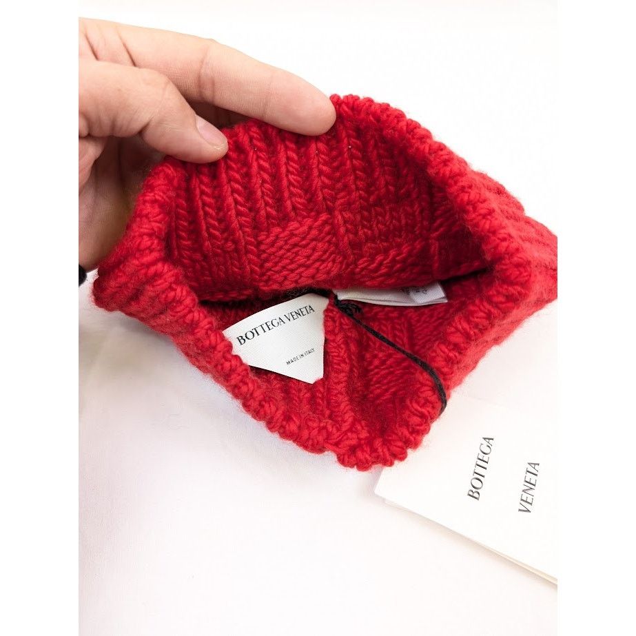 Bottega Veneta o1rshd1 Size: M / HandKnit Wool Square Beanie/Hat in Red Size ONE SIZE - 9 Thumbnail