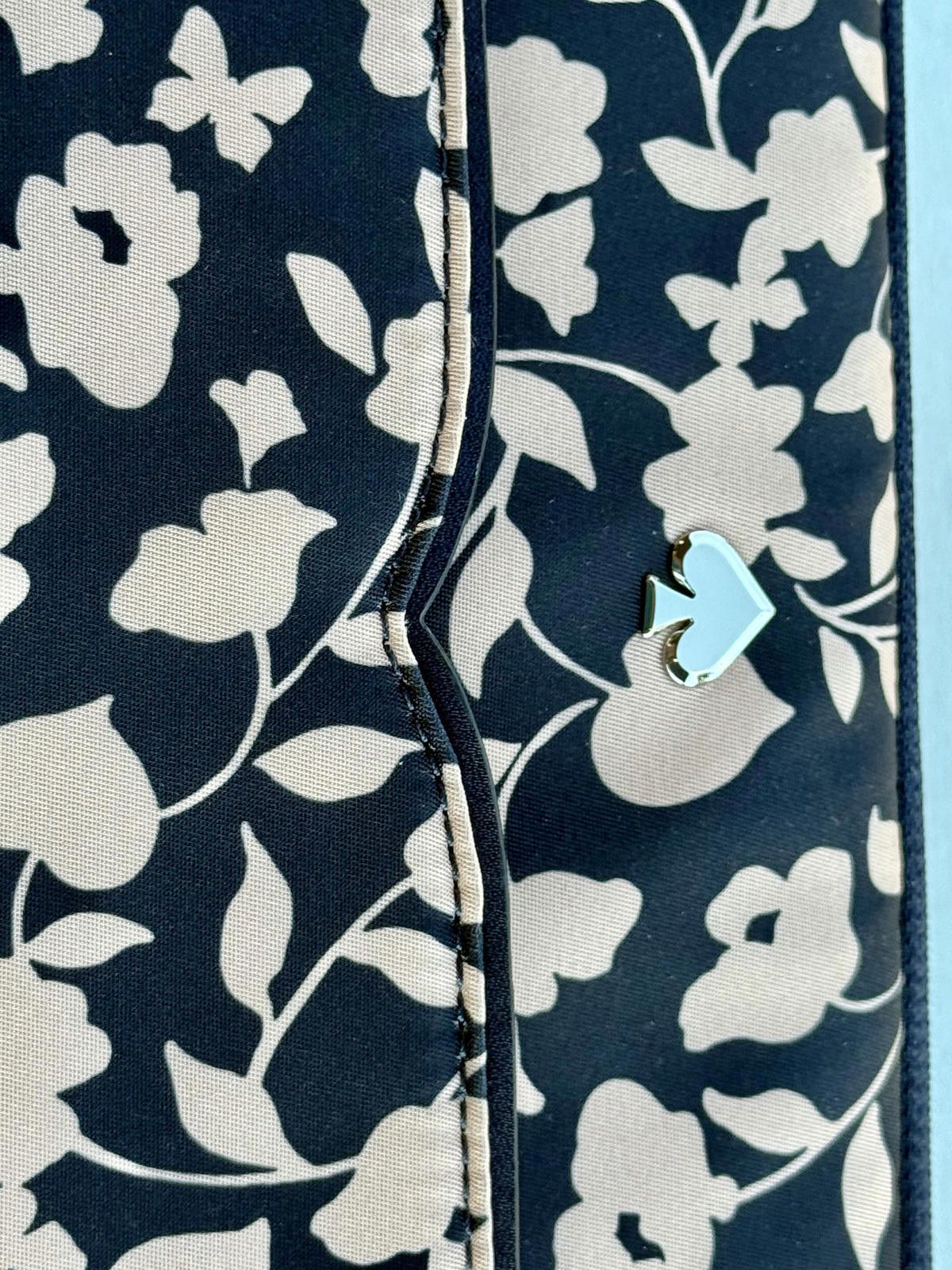 Other Kate Spade Black & White Floral Padded Laptop Case Sleeve Size ONE SIZE - 2 Thumbnail