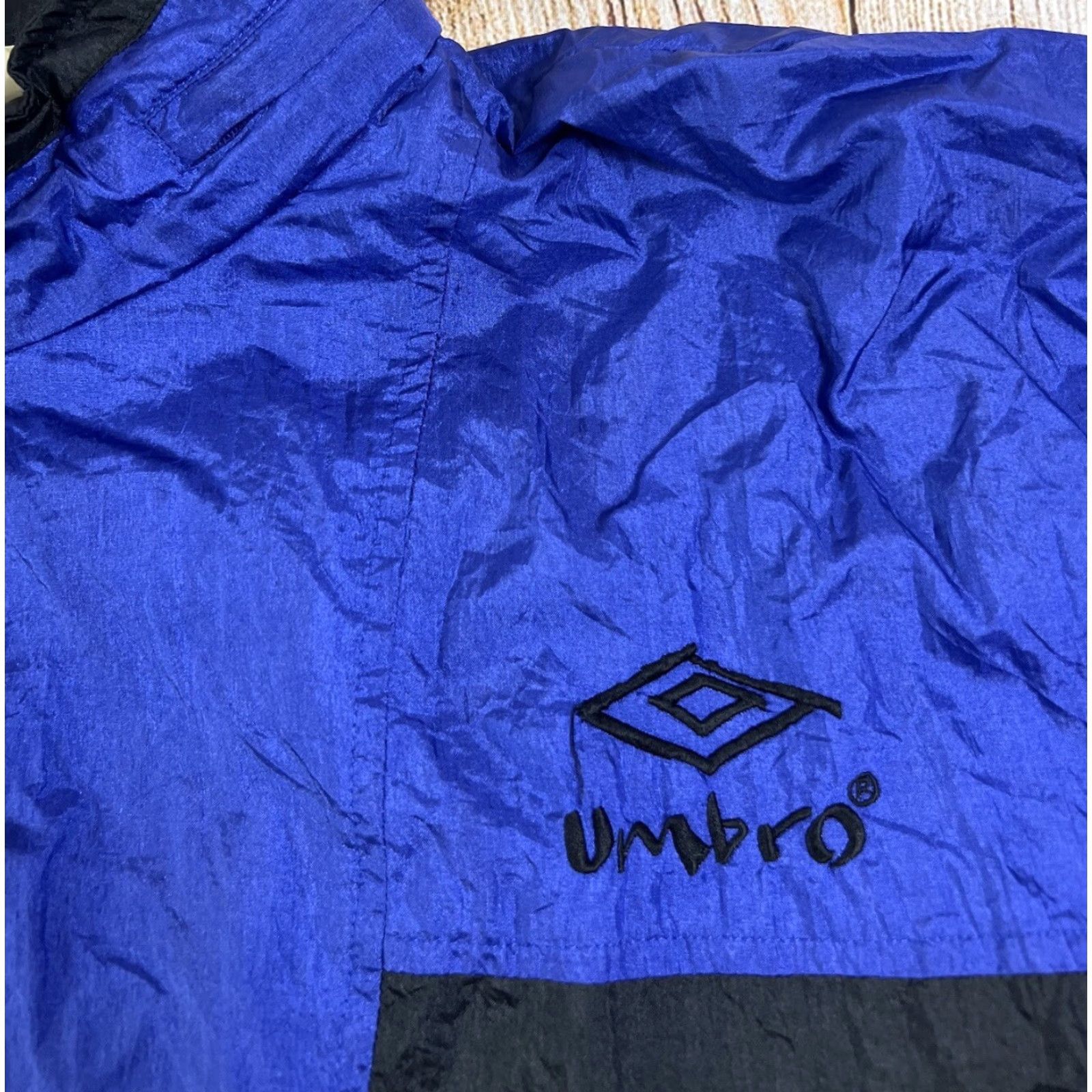 Umbro VINTAGE Umbro Windbreaker Jacket Soccer 90s Black Blue XL Mens Size US XL / EU 56 / 4 - 2 Thumbnail