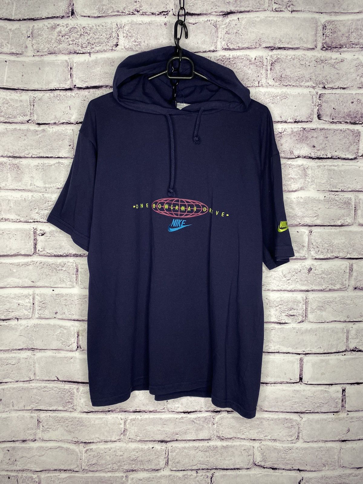 Nike Mens y2k rare Nike Rare Vintage Centr Swoosh Logo Tee Size US M / EU 48-50 / 2 - 1 Thumbnail