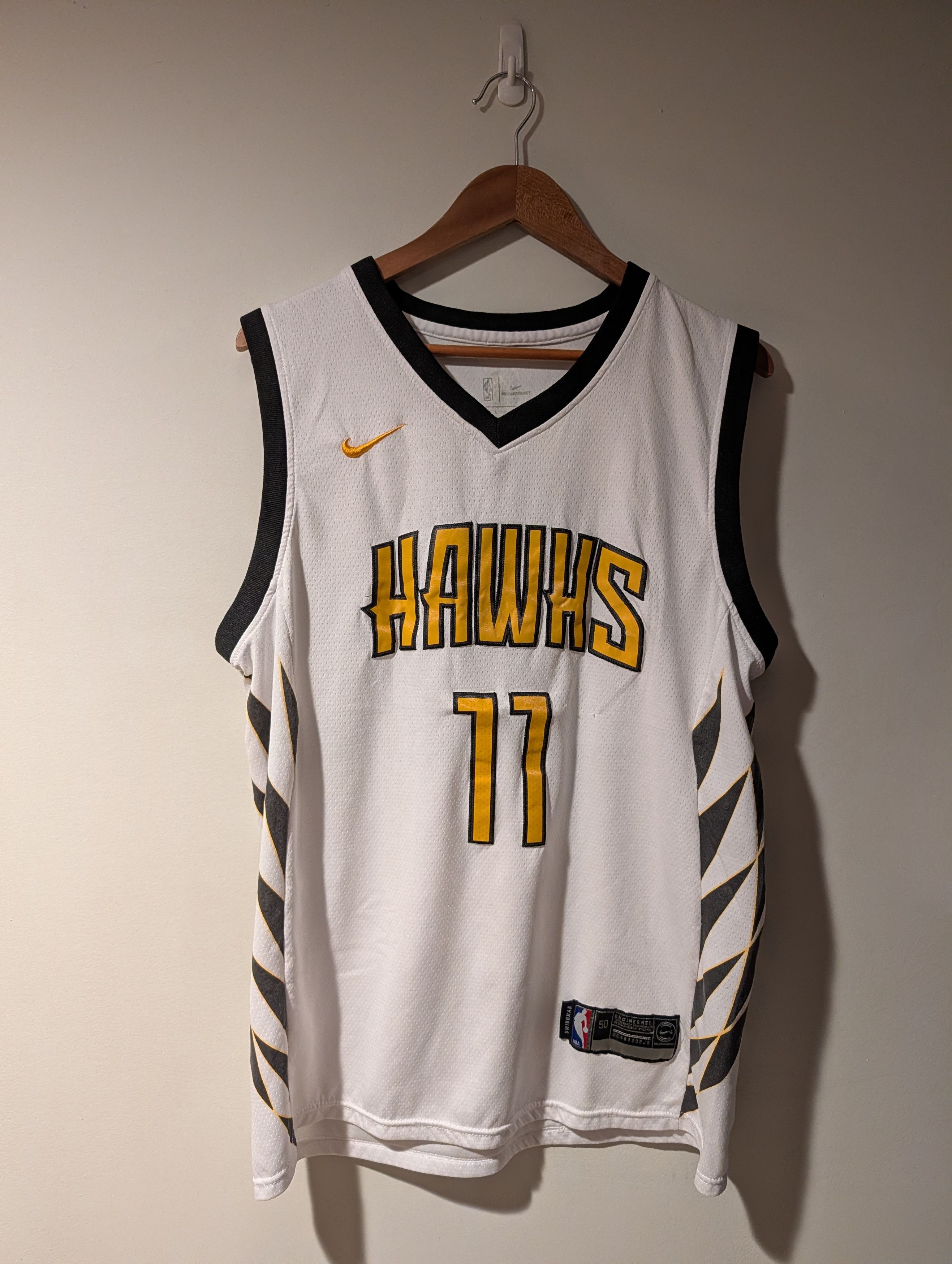 NBA Atlanta Hawks Trae Young City Edition Basketball Jersey Size US L / EU 52-54 / 3 - 4 Thumbnail
