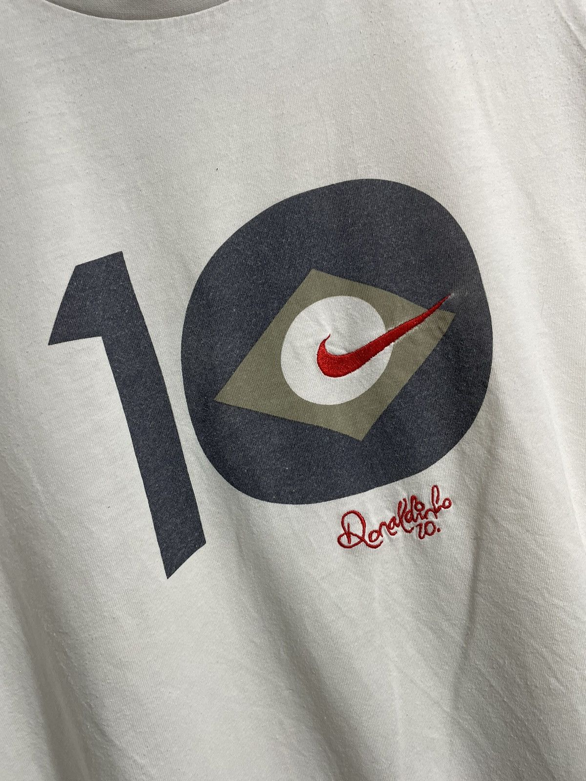 Nike Vintage Nike Ronaldinho T-Shirt Y2K Size US L / EU 52-54 / 3 - 2 Thumbnail