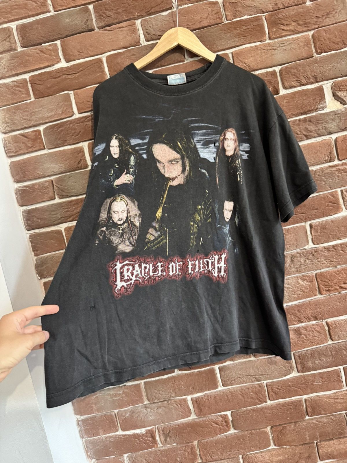 Band Tees Rate Vintage 90s Cradle Of Filth Dani Filth Band T-shirt Size US XL / EU 56 / 4 - 6 Thumbnail