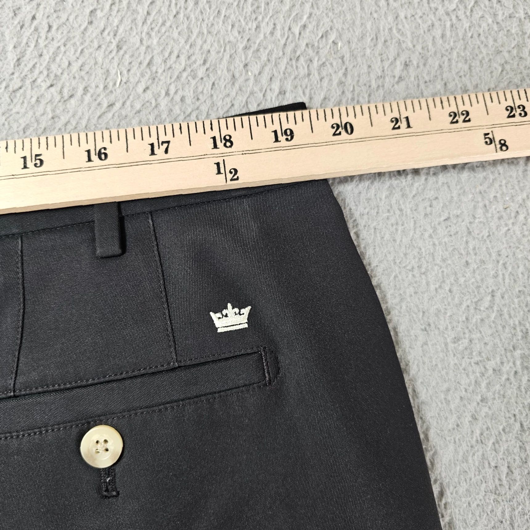 Peter Millar Peter Millar Crown Sport Salem Shorts Mens 38 Black Chino Breathable Moisture Wicking Quick Dry Pocket Belt Loops Logo Size US 38 / EU 54 - 5 Thumbnail