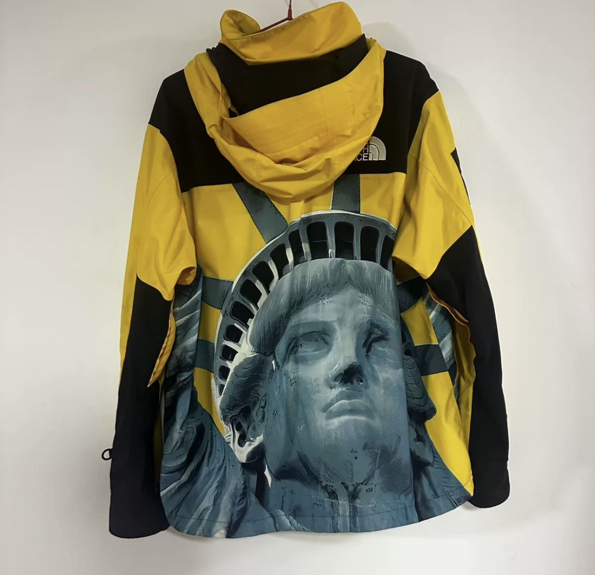 Supreme × The North Face Supreme tnf north face statue of liberty mountain jacket Size US M / EU 48-50 / 2 - 2 Thumbnail