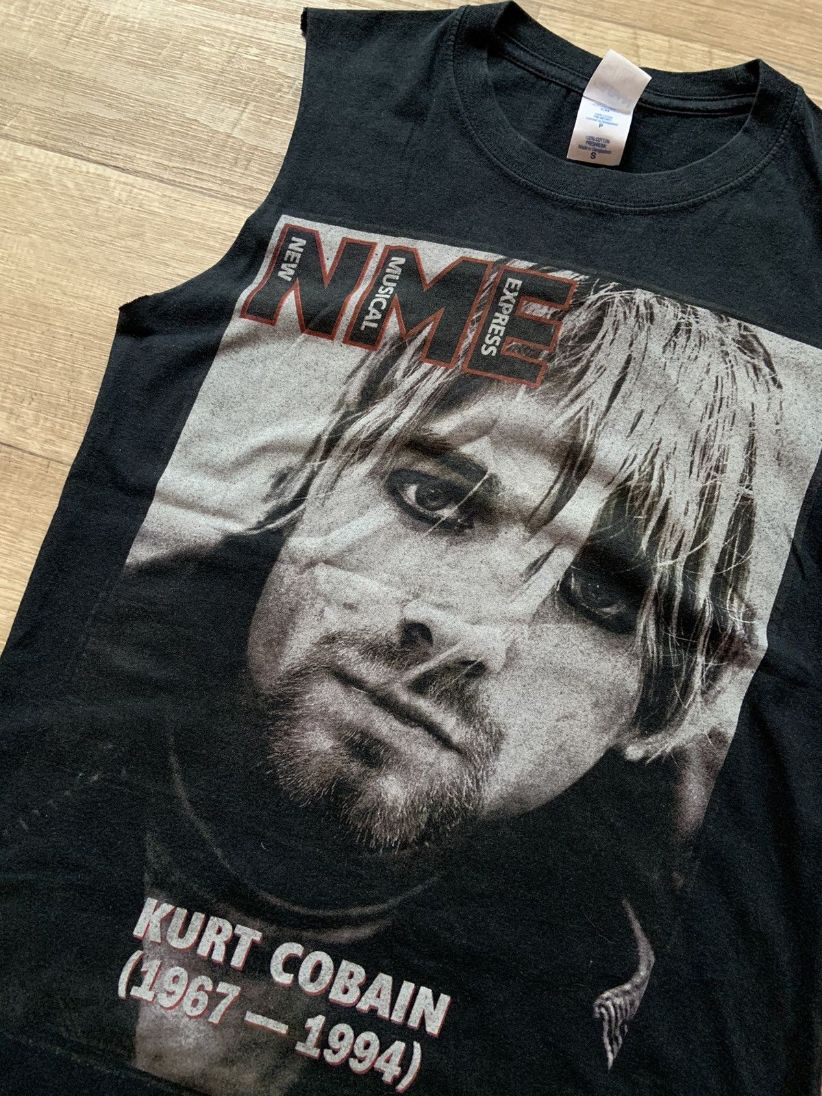 Nirvana × Vintage kurt cobaine 1967 - 1994 memorial nirvana graphic tank top Size US S / EU 44-46 / 1 - 3 Thumbnail