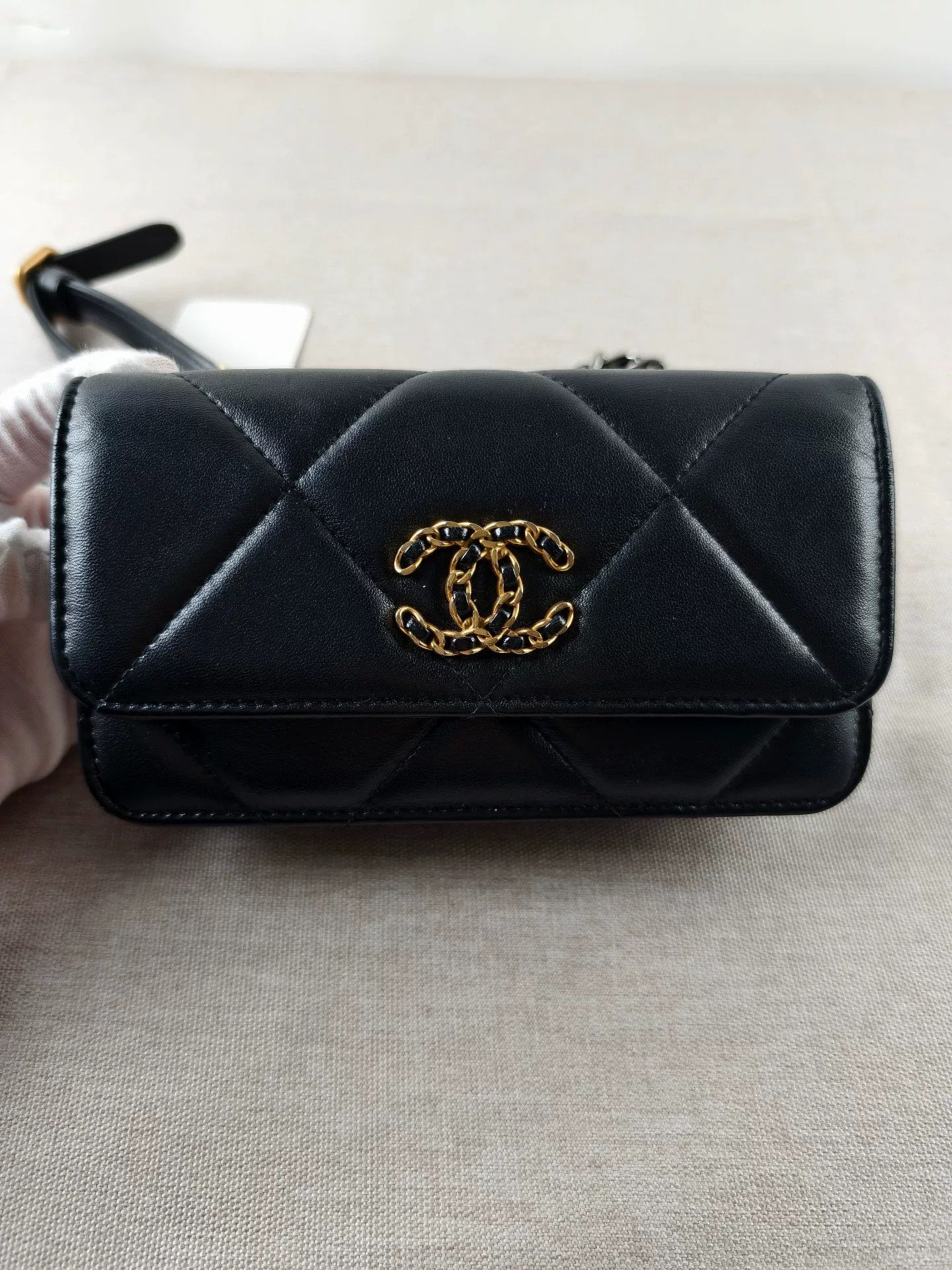 Chanel Pre-loved Bag Very good condition Size ONE SIZE - 1 Thumbnail