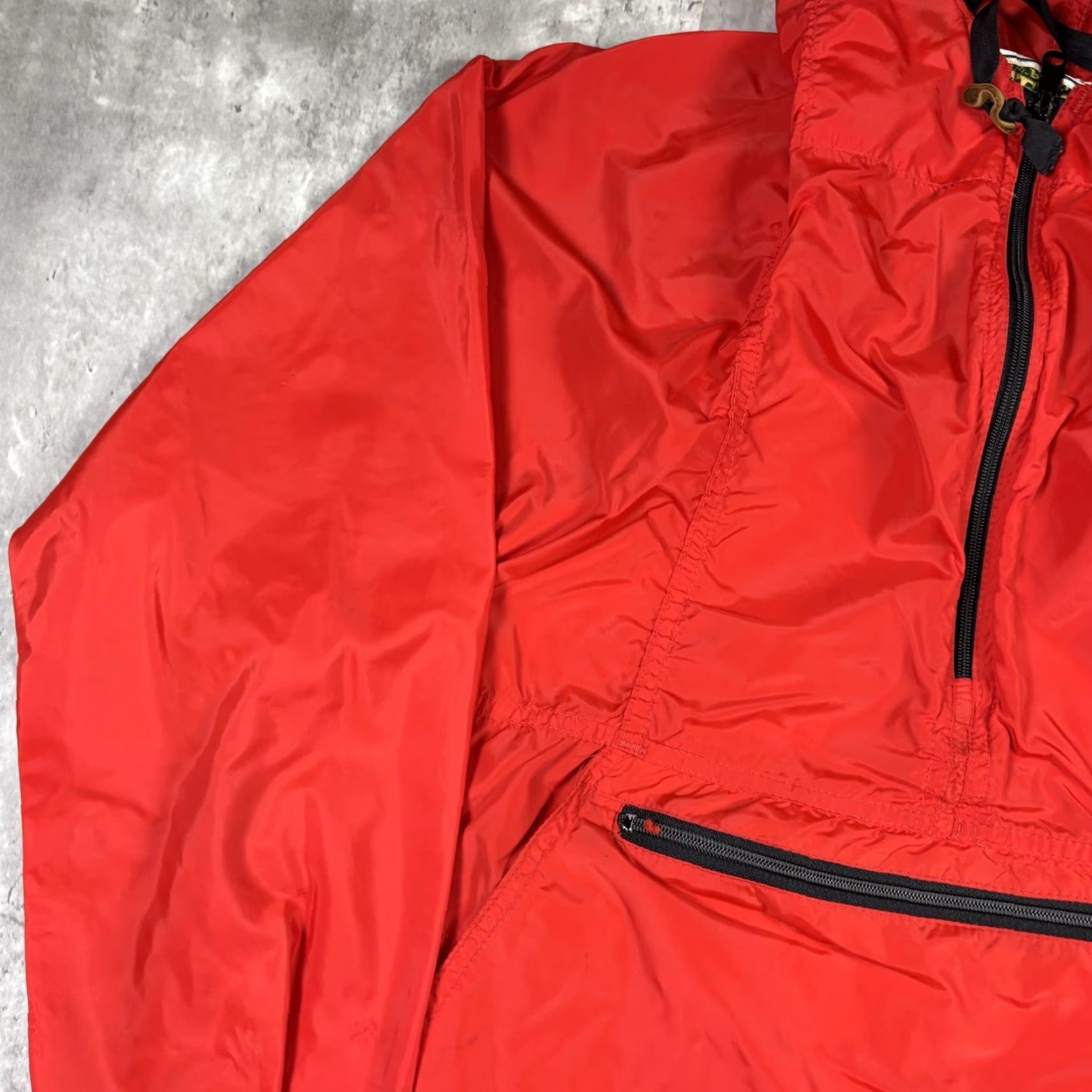 Vintage VINTAGE L.L. Bean Red Windbreaker Jacket Mens Large Nylon Lightweight Zip 90s Style Size US L / EU 52-54 / 3 - 4 Thumbnail