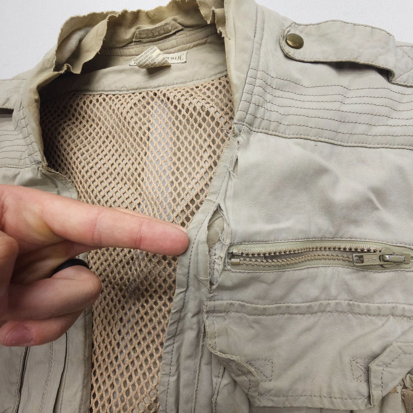 Banana Republic VINTAGE Banana Republic Vest Mens Large Safari Fishing Hunting Photography Thrashed Size US L / EU 52-54 / 3 - 5 Thumbnail
