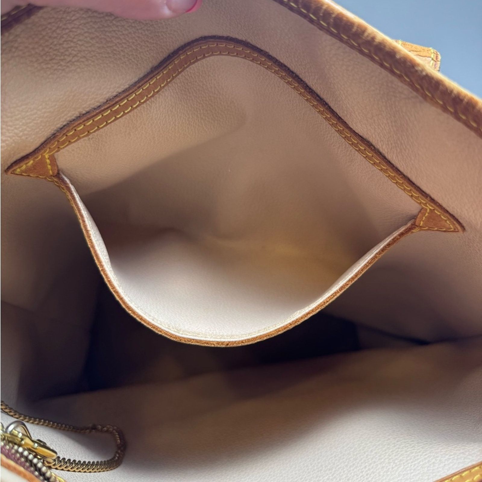 Louis Vuitton Louis Vuitton Bucket GM Monogram Tote Bag – Vintage 2003 Size ONE SIZE - 6 Thumbnail