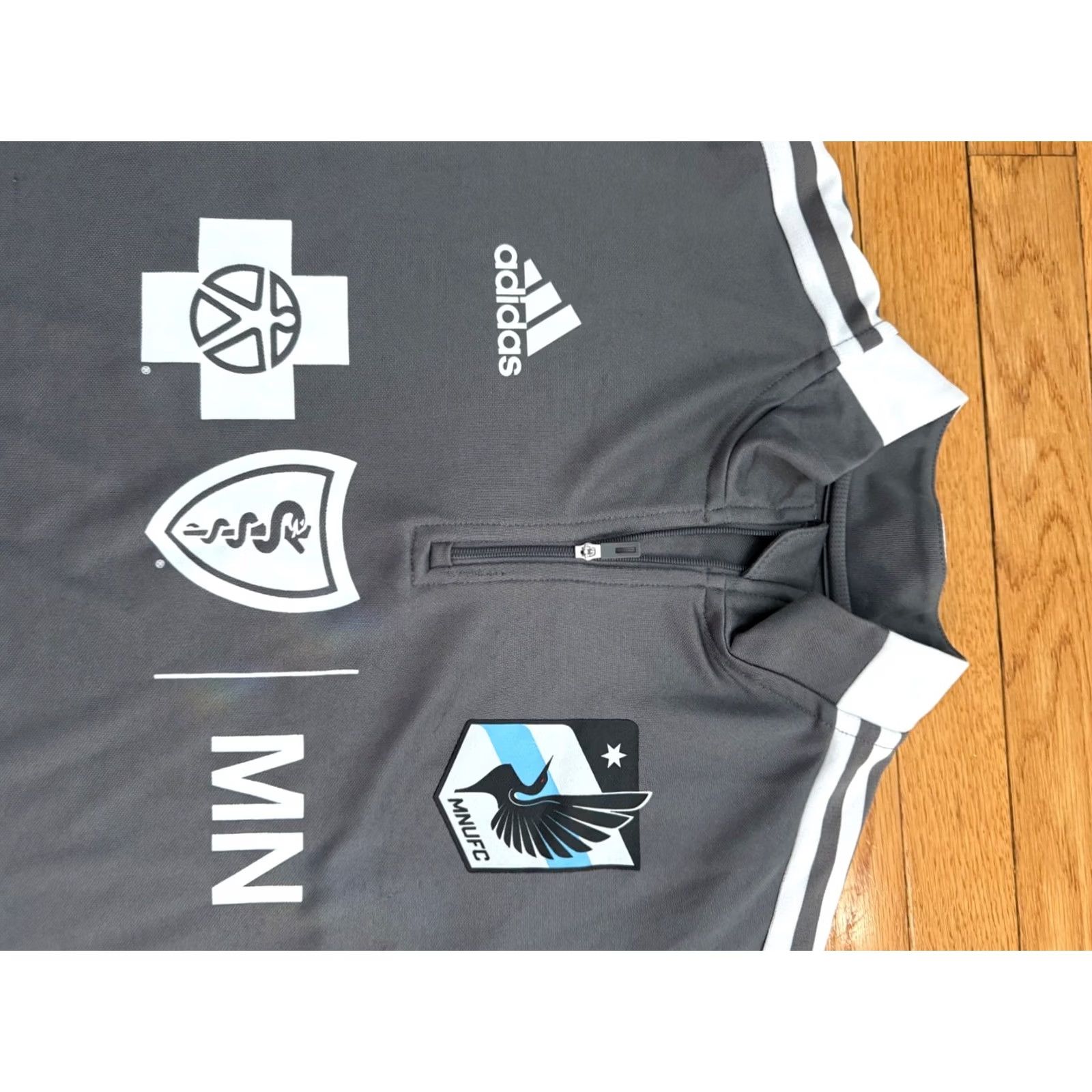 Adidas MNUFC 1/4 Zip Long Sleeve Men's Sz Large Gray Prime Green Jersey Shirt Hoodie Size US L / EU 52-54 / 3 - 3 Thumbnail
