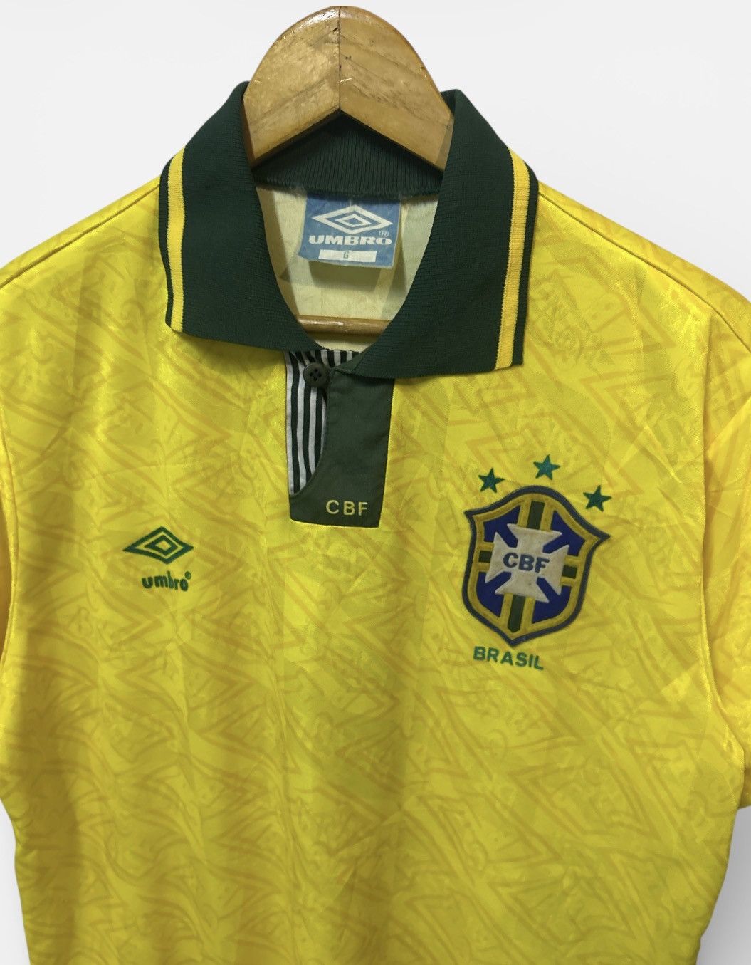 Umbro Rare BRAZIL 1991/1993 #4RicardoRocha soccer jersey UMBRO Size US L / EU 52-54 / 3 - 4 Thumbnail