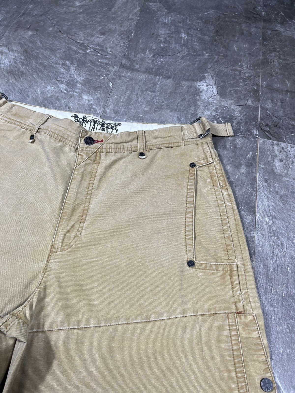 Levi's Levi’s Vintage Rare Beige Cargo Shorts Size 34 Size US 34 / EU 50 - 18 Thumbnail