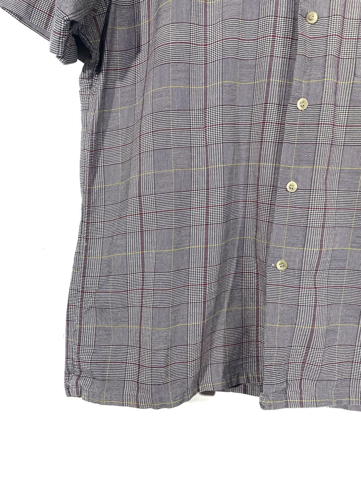 Givenchy × Vintage Givenchy Vintage Button Down Shirt Short Sleeve Size L Size US L / EU 52-54 / 3 - 3 Thumbnail