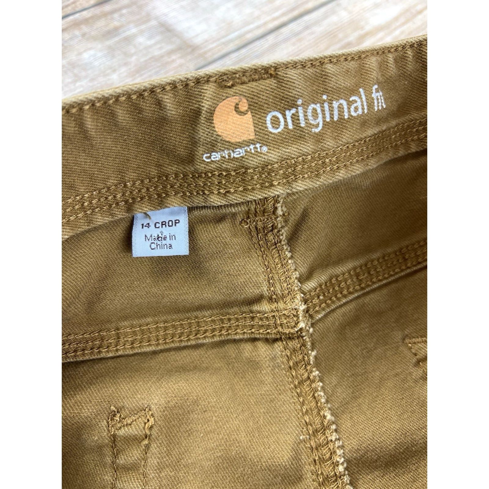 Carhartt Carhartt Women’s Jeans Capri Crop 14 Brown Dark 101098 Crop Width Classic Waist 35in Regular Small Flaw Pre Owned Size 36" / US 14 / IT 50 - 5 Thumbnail