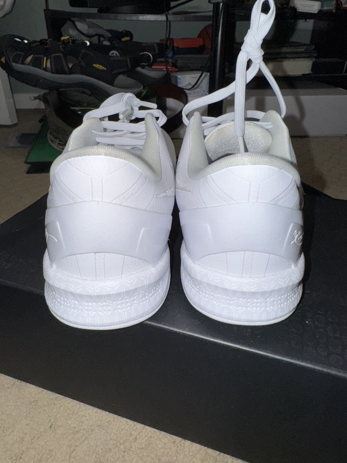 Nike Nike Kobe VIII 8 Protro Halo Size 5.5 Men/Size 7 Women Size US 5.5 / EU 38 - 4 Thumbnail