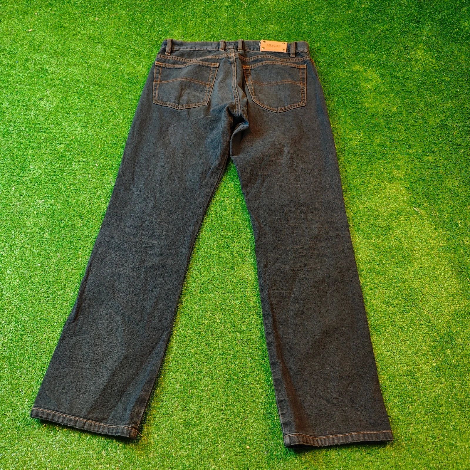 Hugo Boss Vintage Hugo Boss Jeans Mens 32 Blue straight button fly Size US 32 / EU 48 - 2 Thumbnail