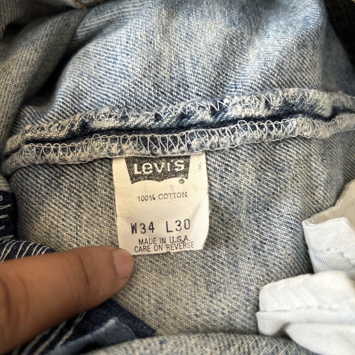 Levi's Vintage Levi’s 505 USA Washed Blue Distressed Denim Size US 35 - 12 Thumbnail