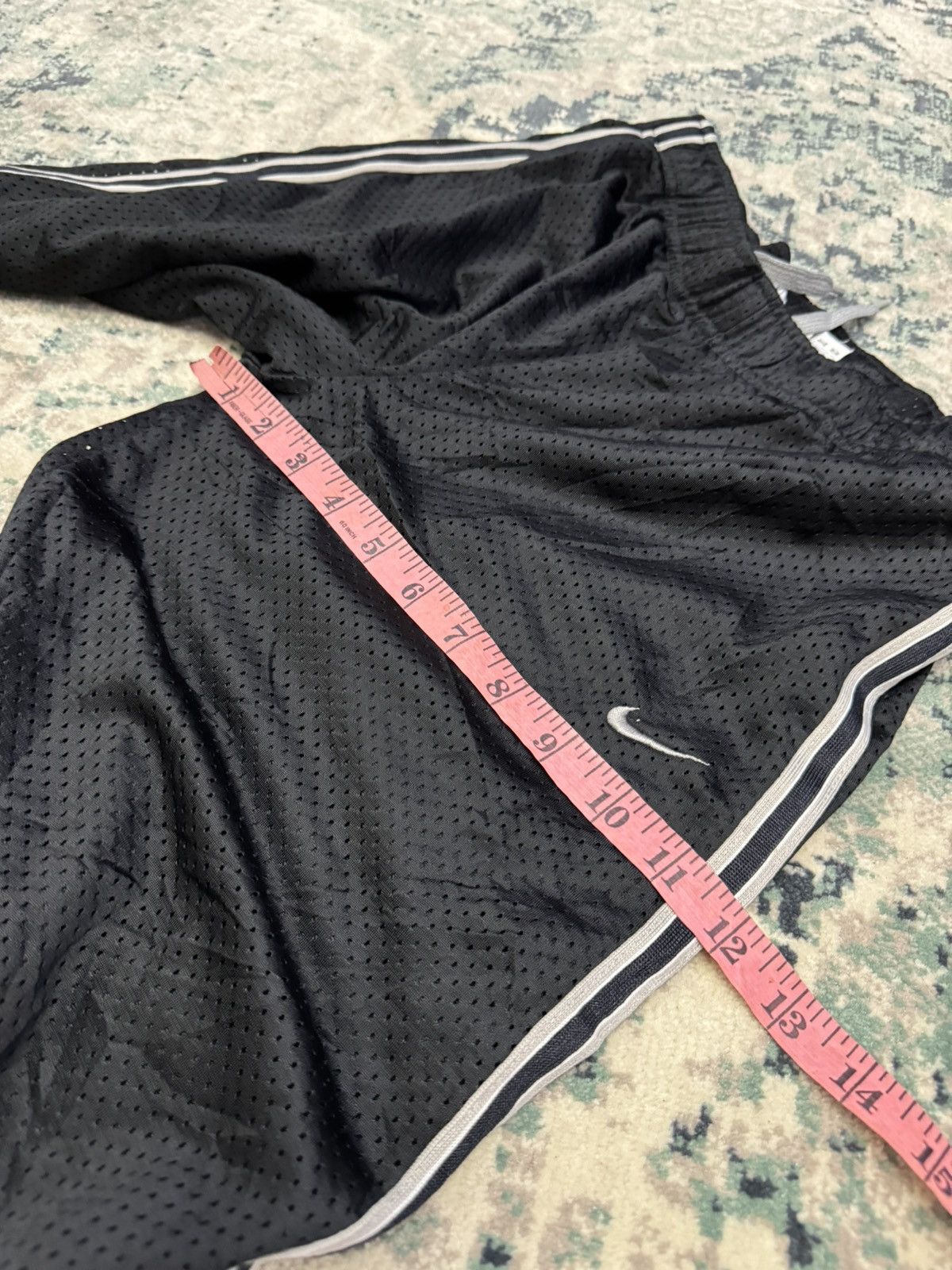 Nike NIKE DRI FIT PERFORATED EMBROIDERED LOGO TRACK PANTS Size US 32 / EU 48 - 7 Thumbnail