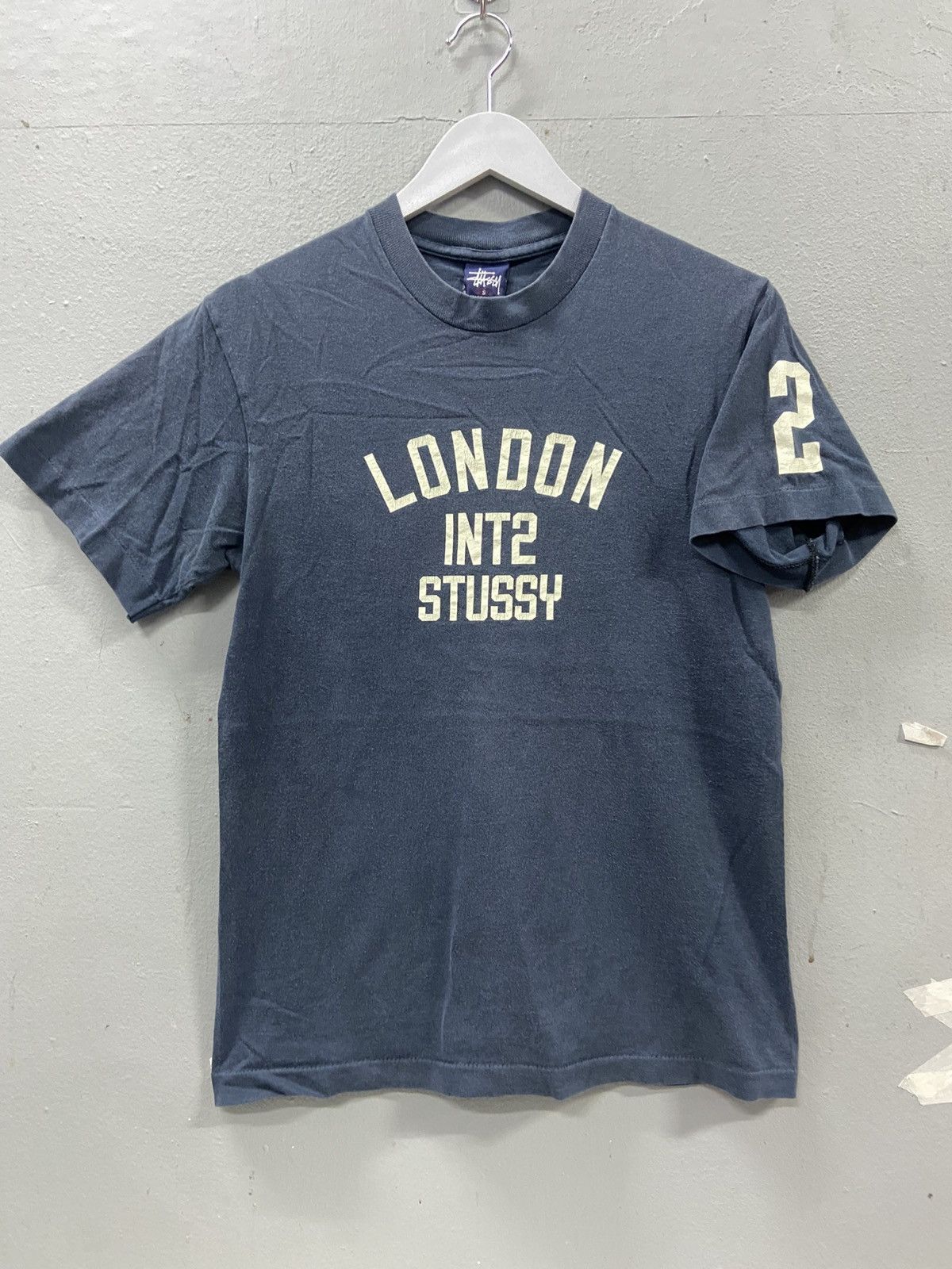 Stussy VINTAGE 90’s STUSSY LONDON INT2 TEE SHIRT Size US S / EU 44-46 / 1 - 1 Thumbnail
