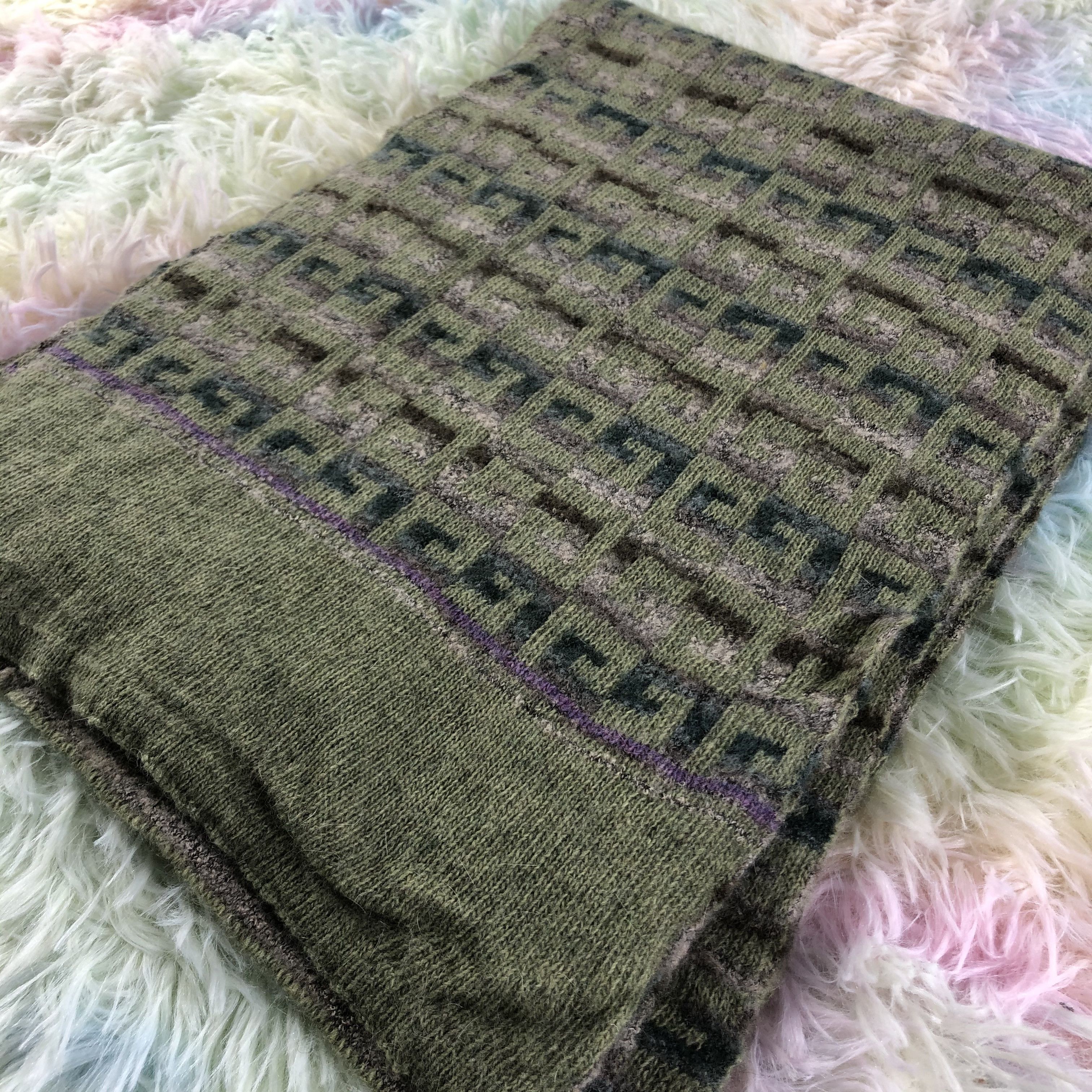 Vintage Givenchy Scarf / Muffler / Neckwear - KM327 Size ONE SIZE - 3 Thumbnail