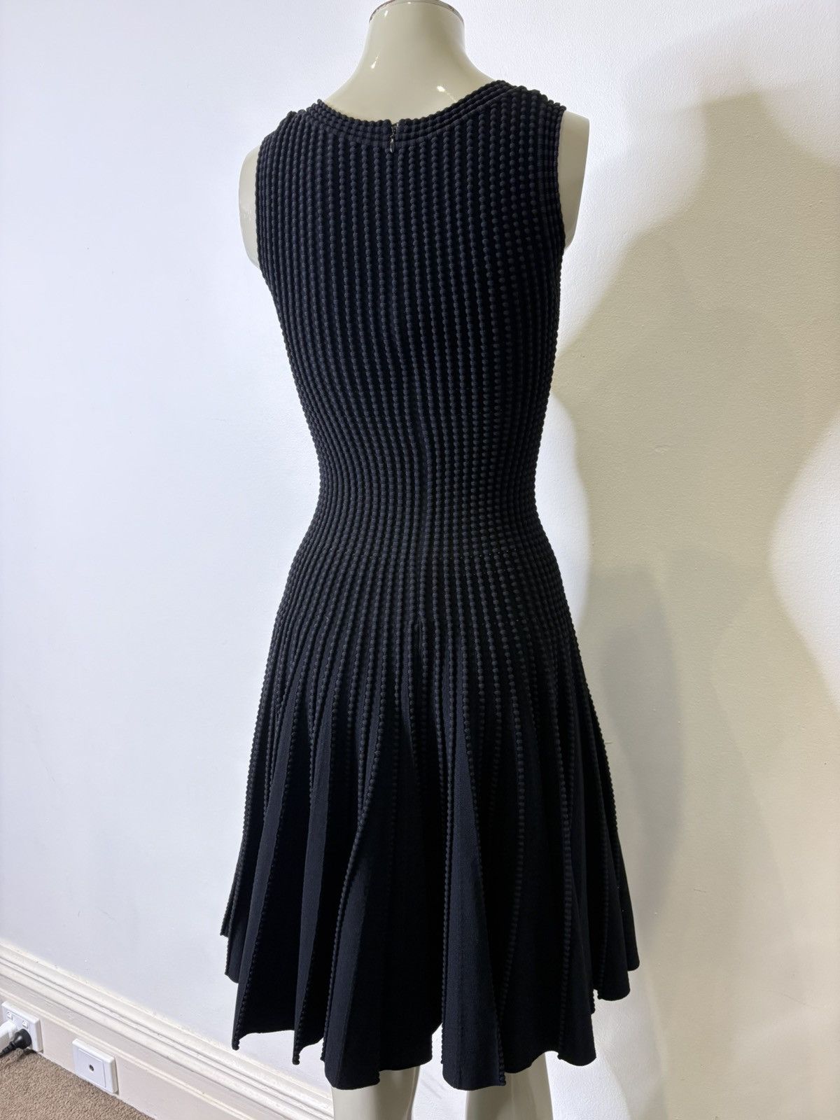 Alaia Azzedine Alaïa Pleated Mini Dress Rare Size XS / US 0-2 / IT 36-38 - 2 Thumbnail