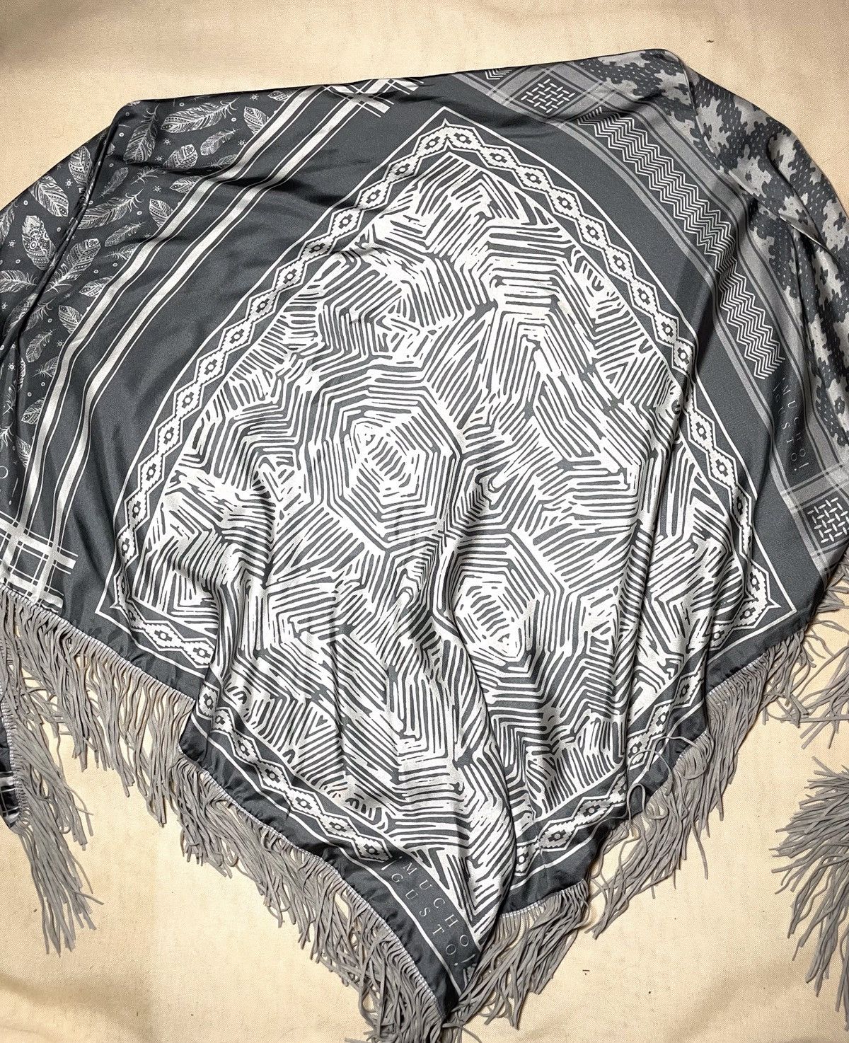 Vintage Mucho Gusto grey geometric silk scarf Size ONE SIZE - 4 Thumbnail