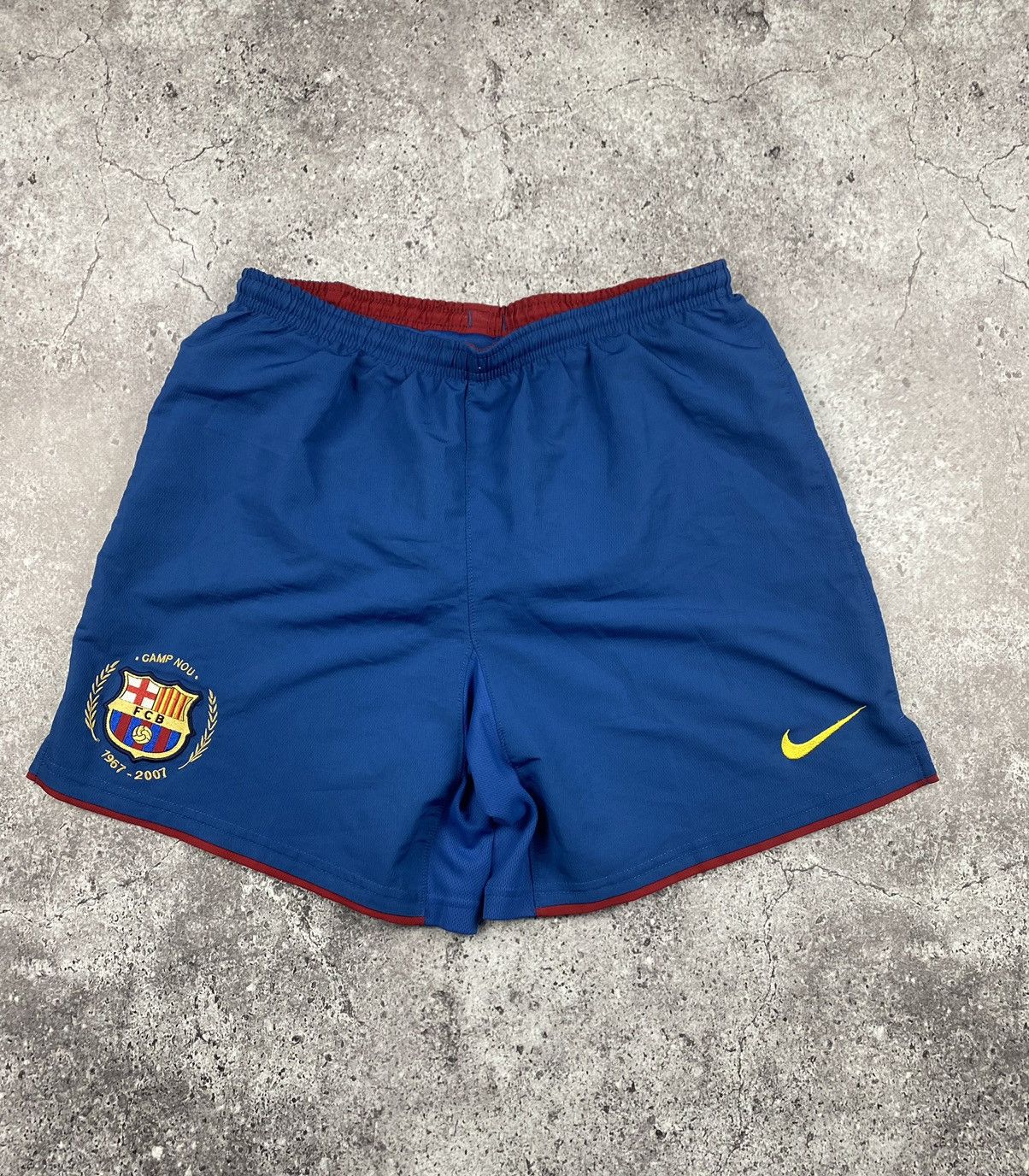 Nike × Vintage VERY RARE NIKE FC BARCELONA SPAIN SOCCER SHORTS NYLON Y2K Size US 30 / EU 46 - 1 Thumbnail
