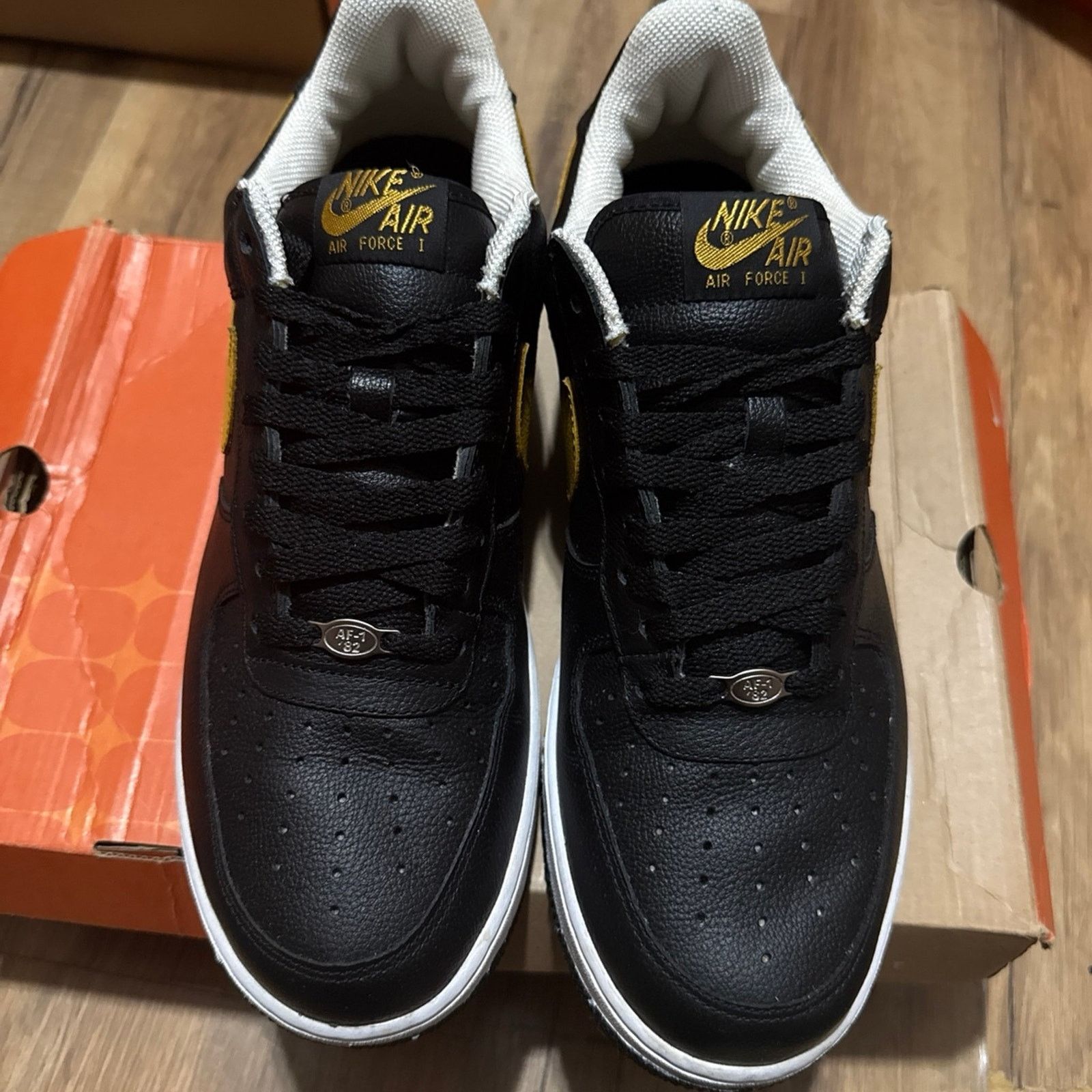 Nike 2004 Nike Air Force 1 Black University Gold Batman Size US 10.5 / EU 43-44 - 5 Thumbnail