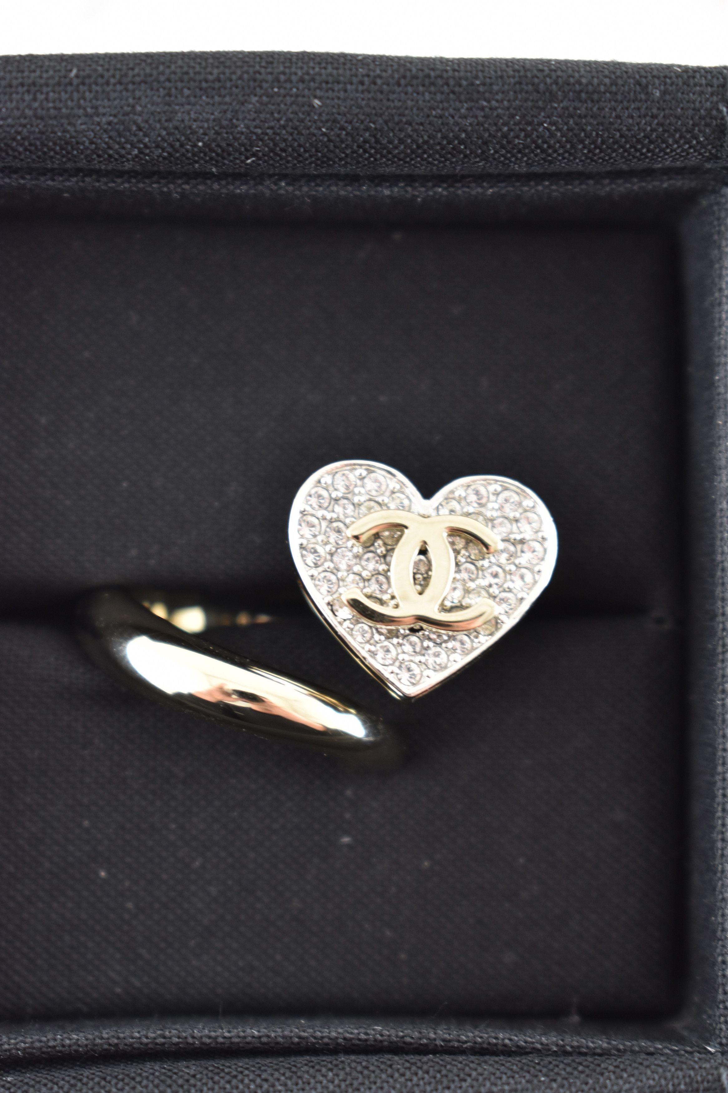 Chanel Chanel 26P Silver Gold Crystal Heart CC Logo Spiral Ring 52 Size ONE SIZE - 9 Thumbnail