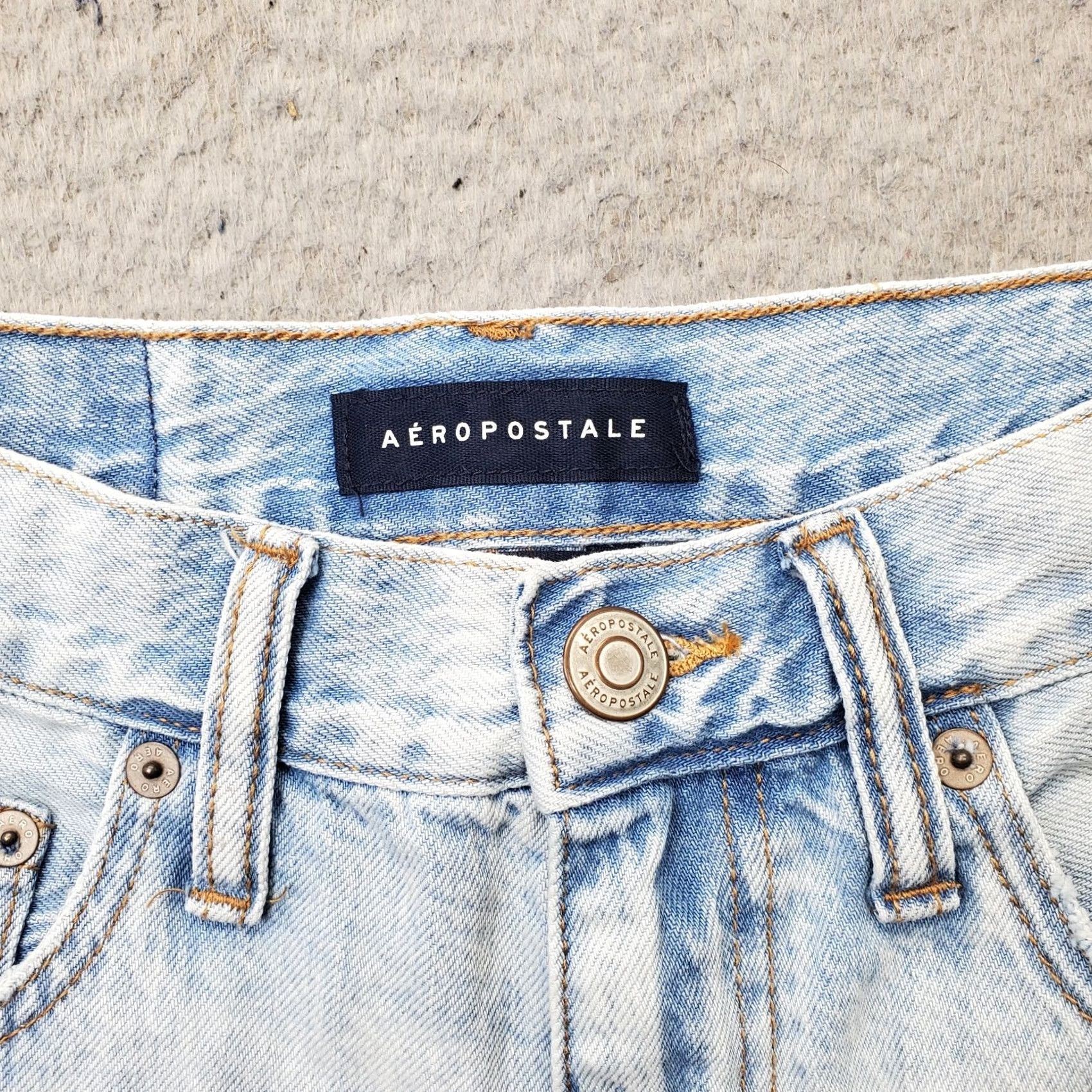 Vintage Aéropostale Womens 4 Blue 90s Cut-Off Jean Shorts Distressed Light Wash Denim Shorts Size 27" / US 4 / IT 40 - 7 Thumbnail