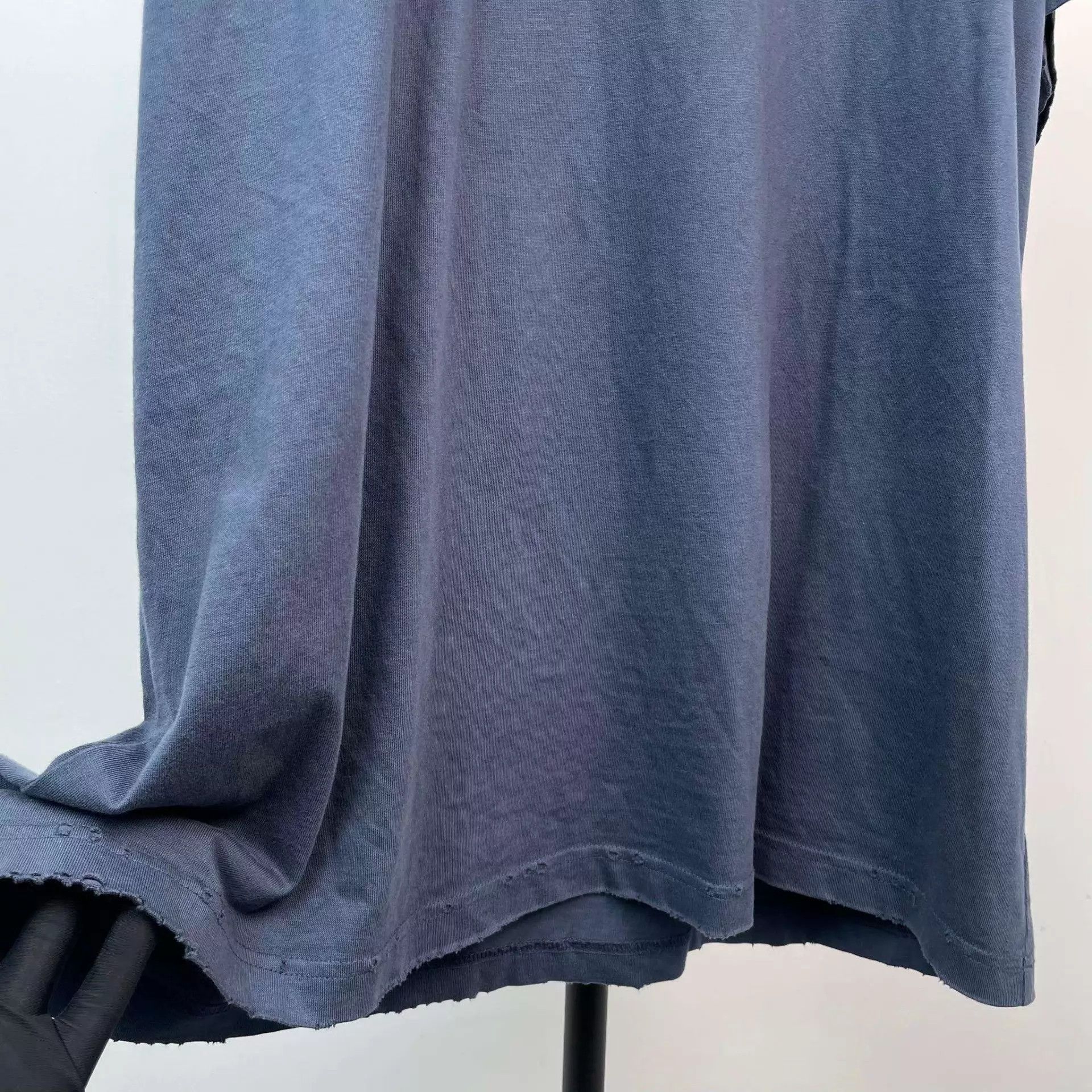 Balenciaga Balenciaga 95N Cotton Short-Sleeve Tee 1 Navy Size US S / EU 44-46 / 1 - 9 Thumbnail
