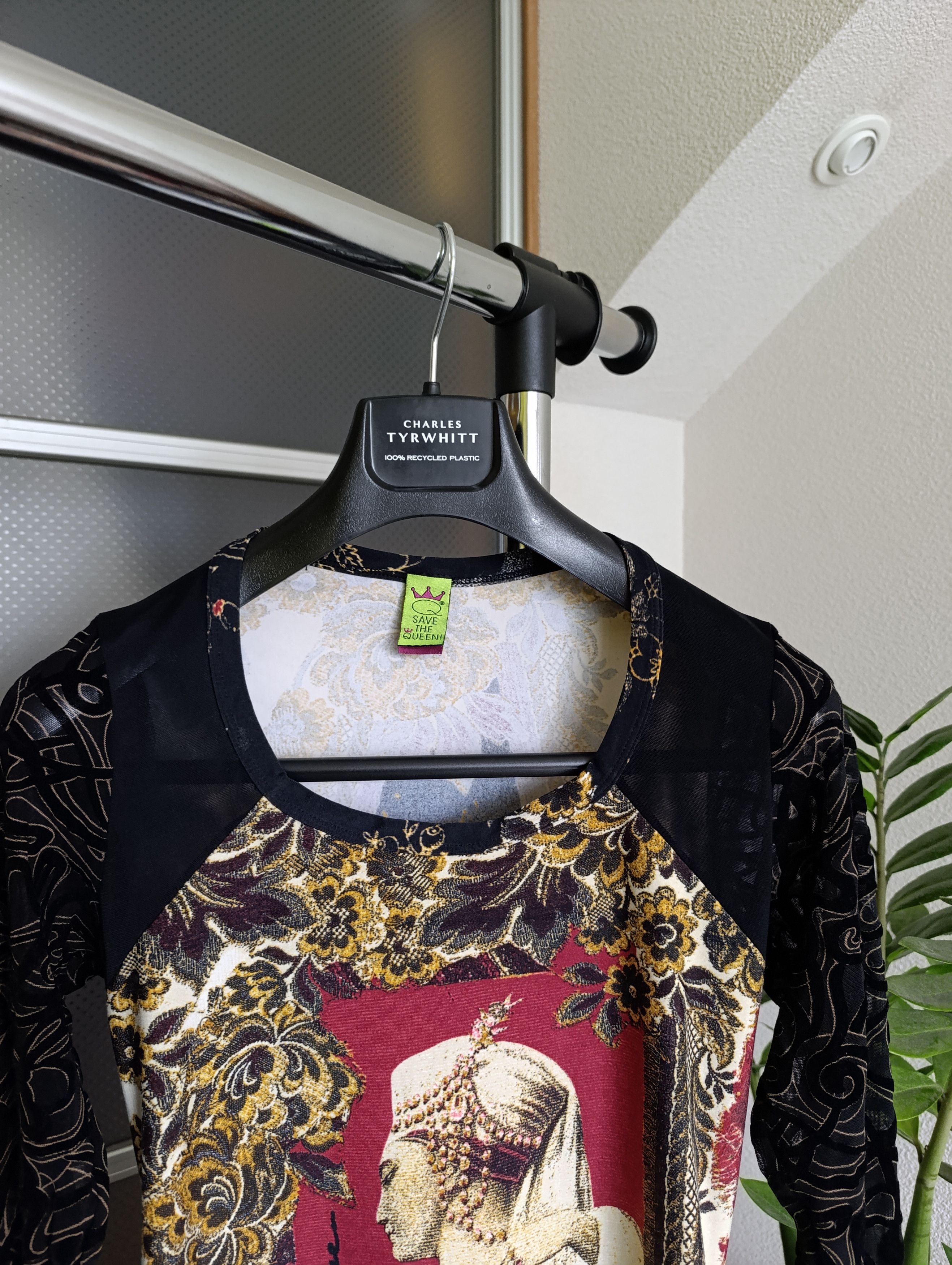 Other SAVE THE QUEEN Y2K PRINTED GRAPHIC MESH LONG SLEEVE TOP Size L / US 10 / IT 46 - 2 Thumbnail