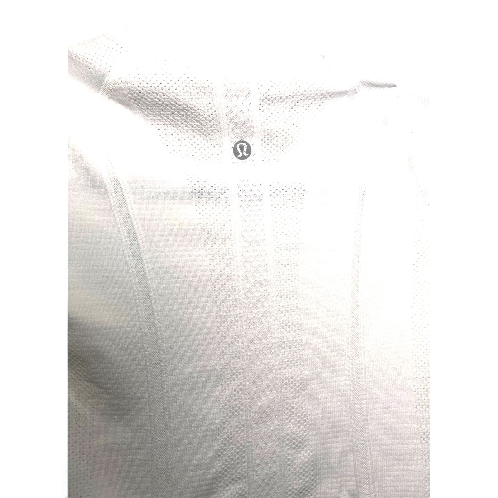 Lululemon Lululemon Swiftly Tech Short Sleeve 2.0 Mesh Athletic Top XS Size XS / US 0-2 / IT 36-38 - 6 Thumbnail