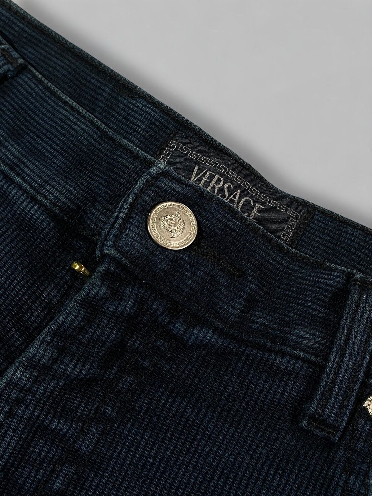 Versace 🔥 VERSACE JEANS SIGNATURE MEDUSA LOGO MADE IN ITALY 90s Size US 34 / EU 50 - 13 Thumbnail