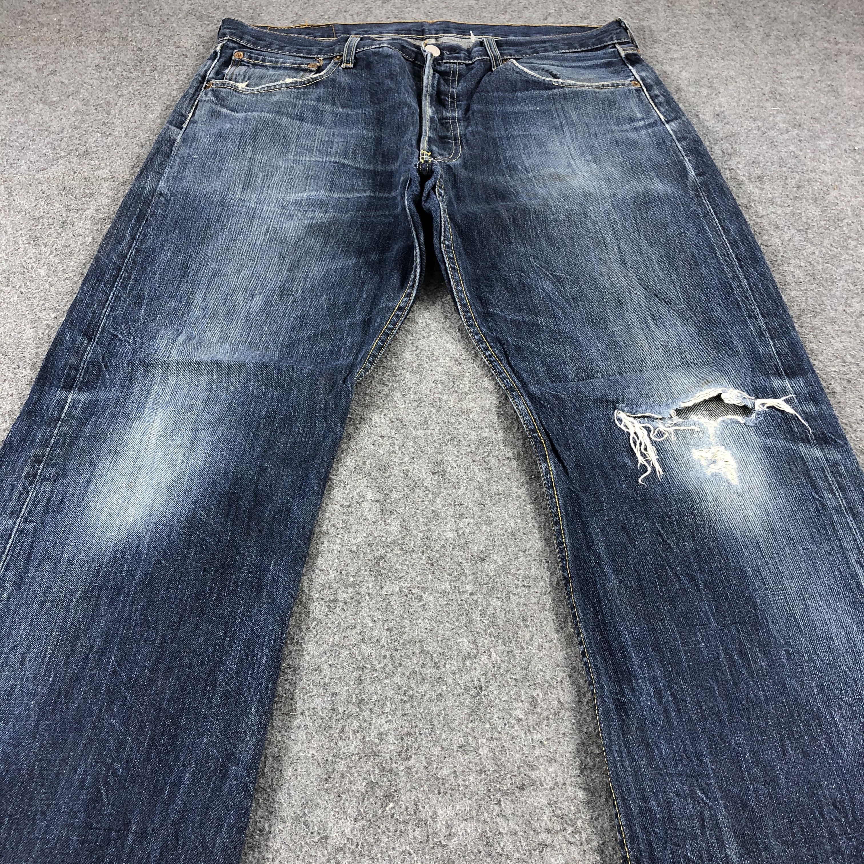Levi's Vintage Distress Levis 501 Denim Jeans-JM957 Size US 35 - 3 Thumbnail